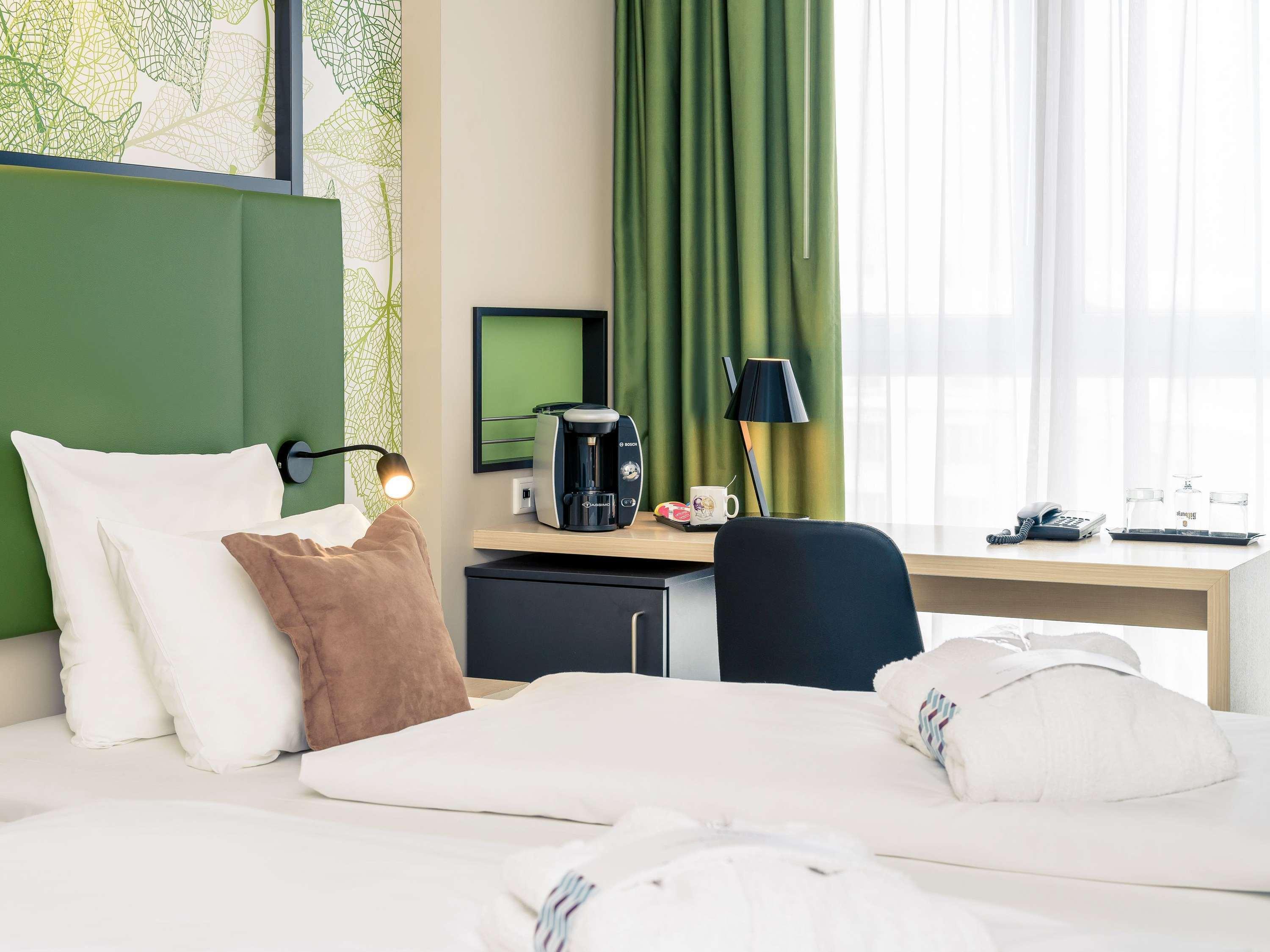 Double Premium Queen Bed