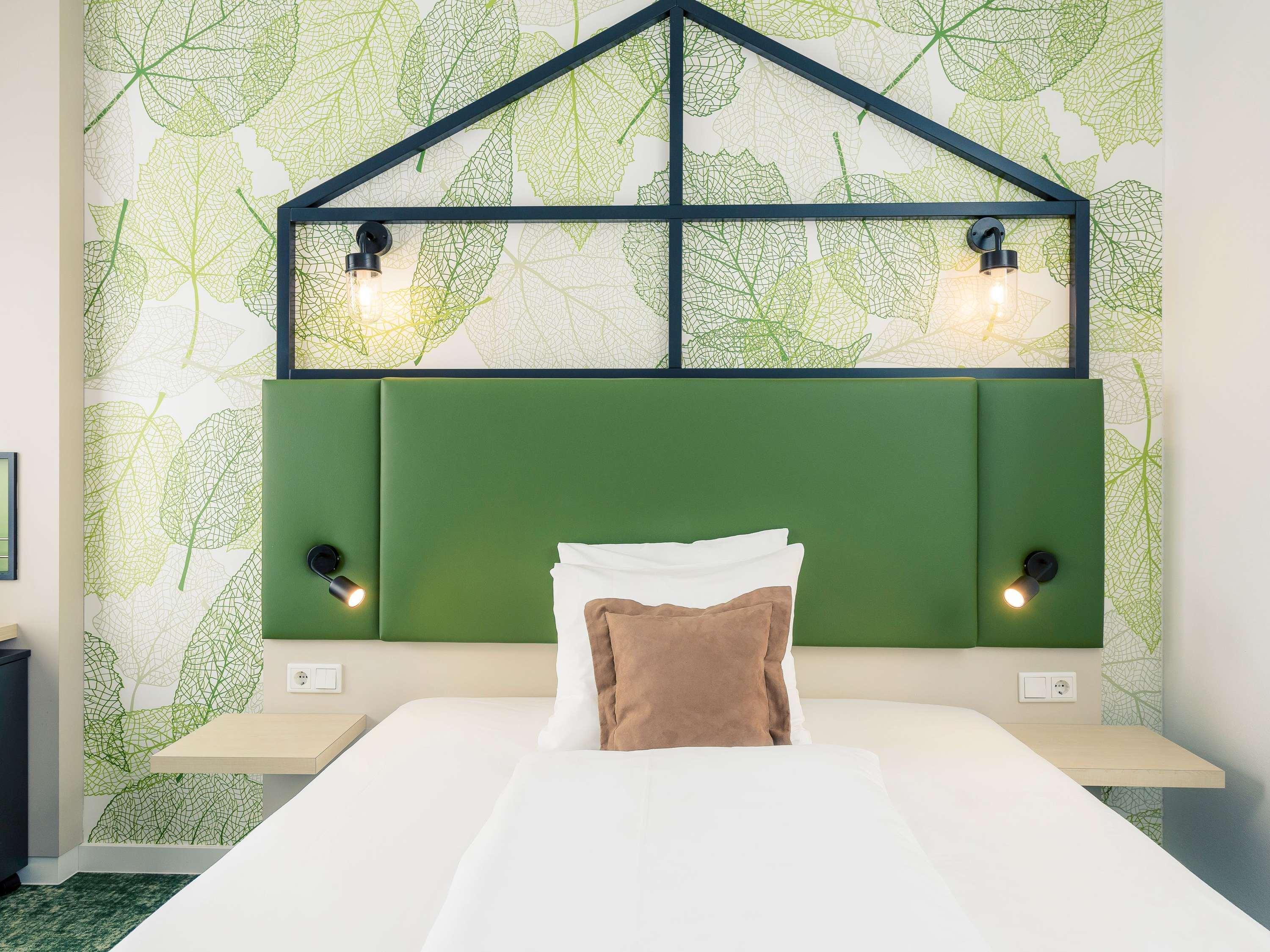 Double Queen Size Bed