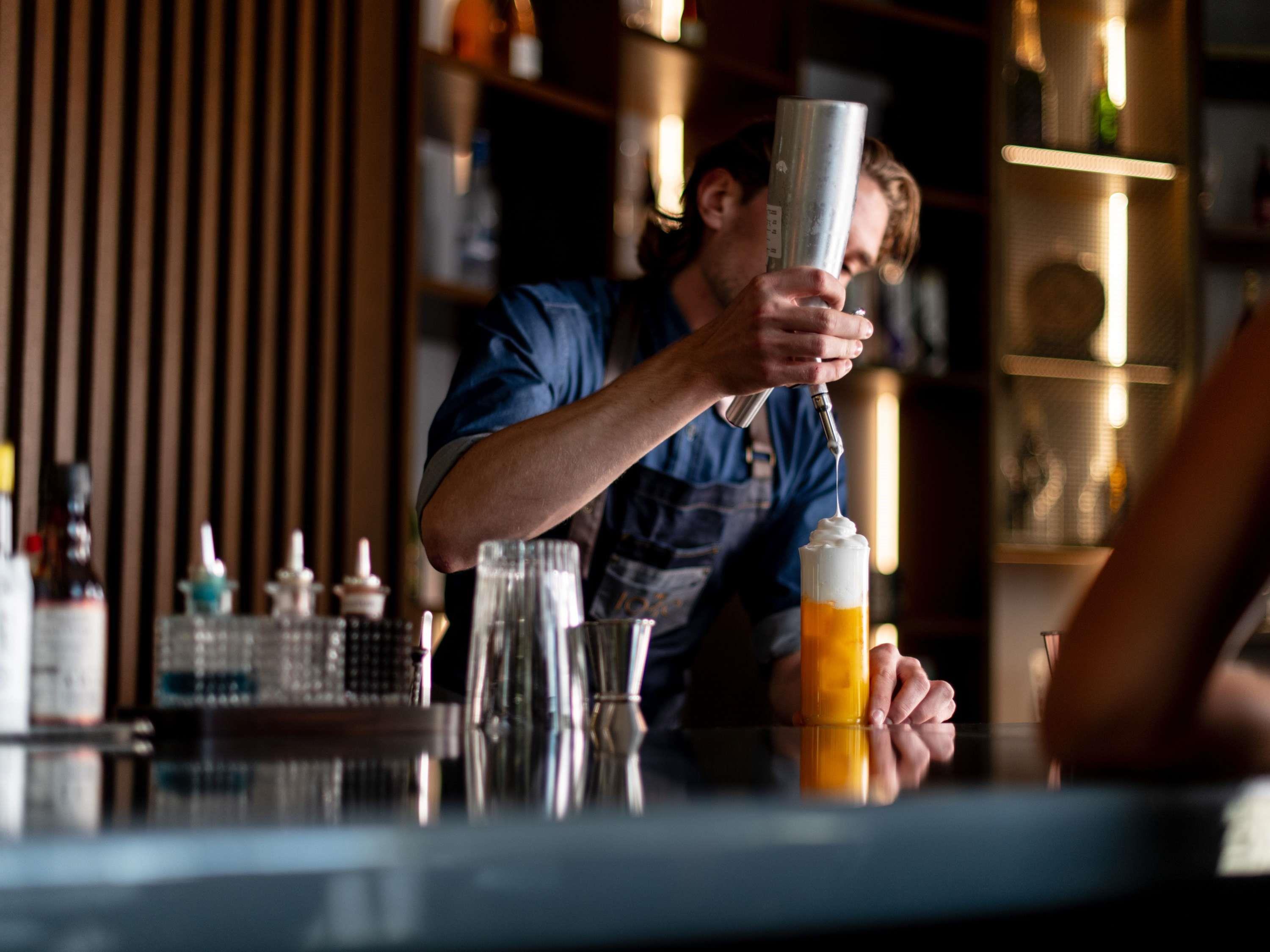Bar