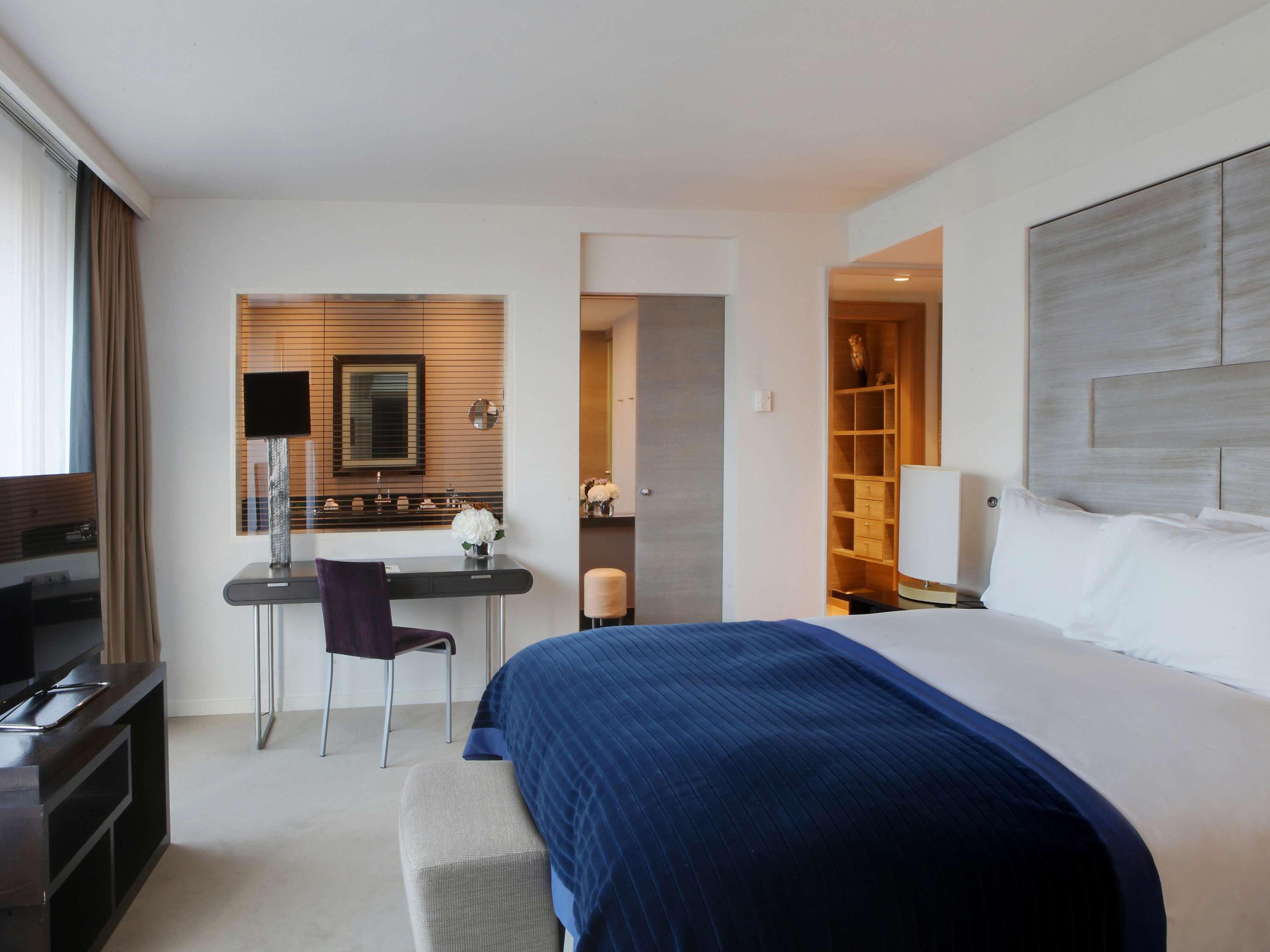 Suite City View King Bed