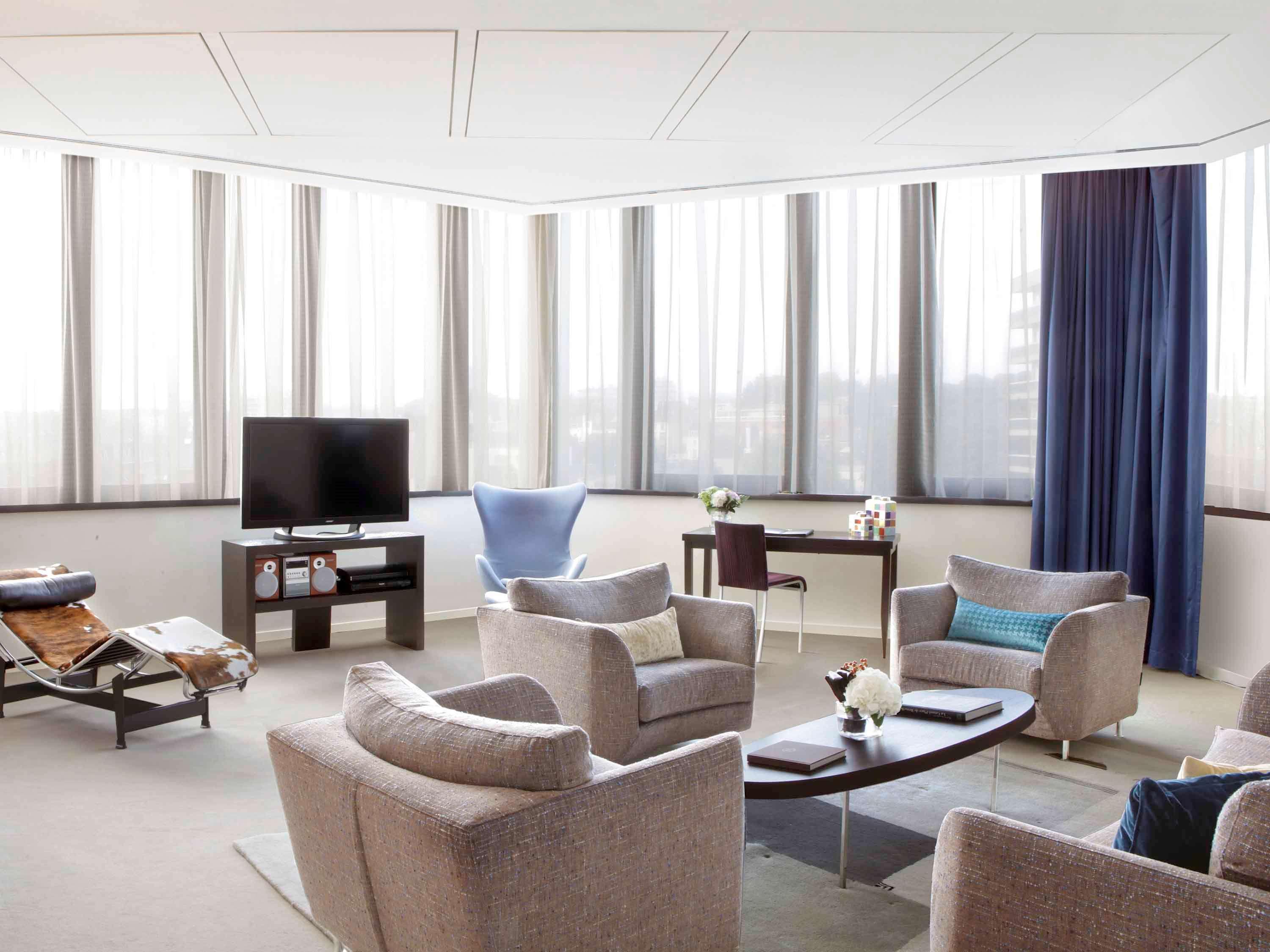 Suite City View King Bed