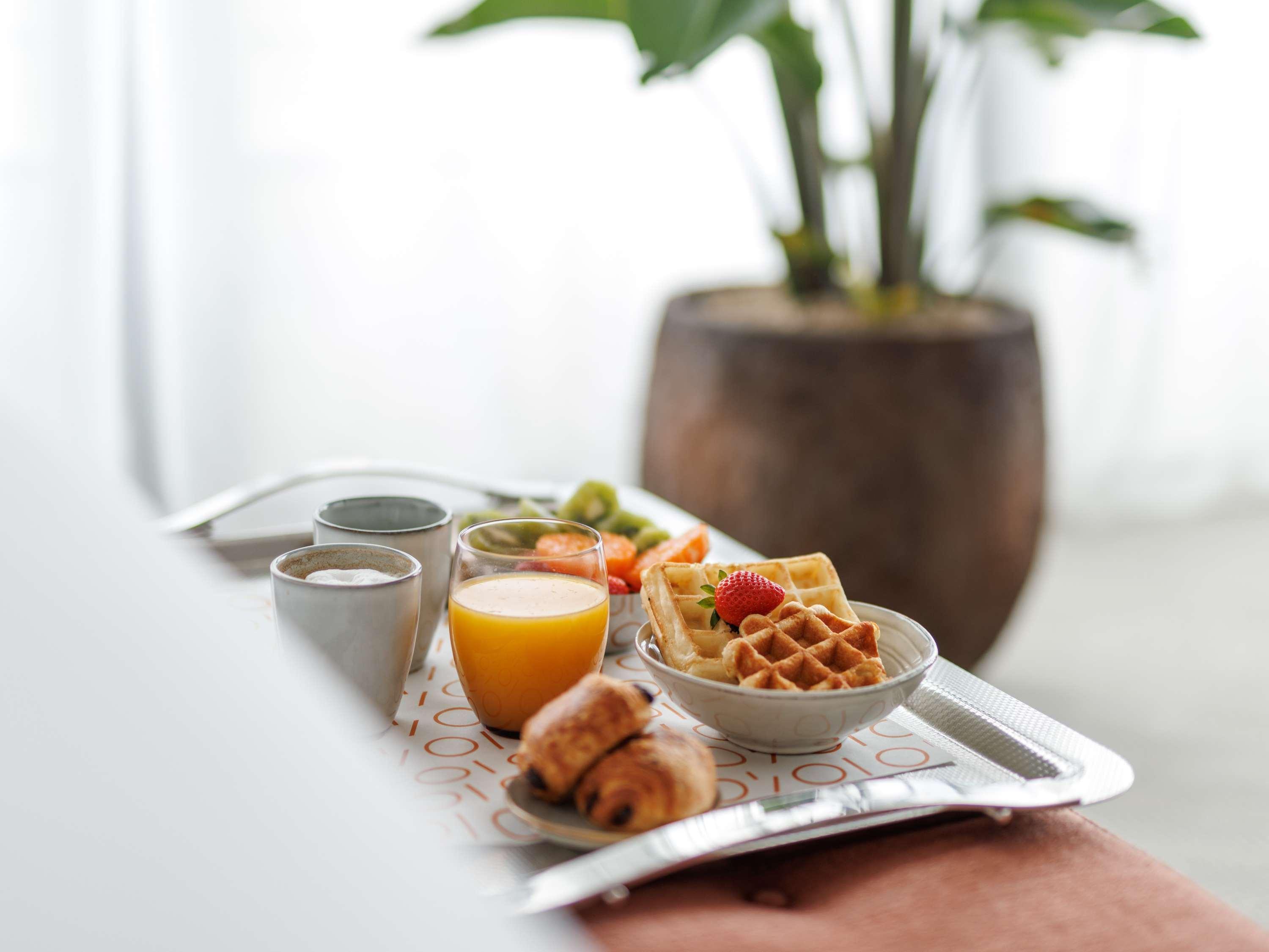 Junior Suite Queen Size Bed