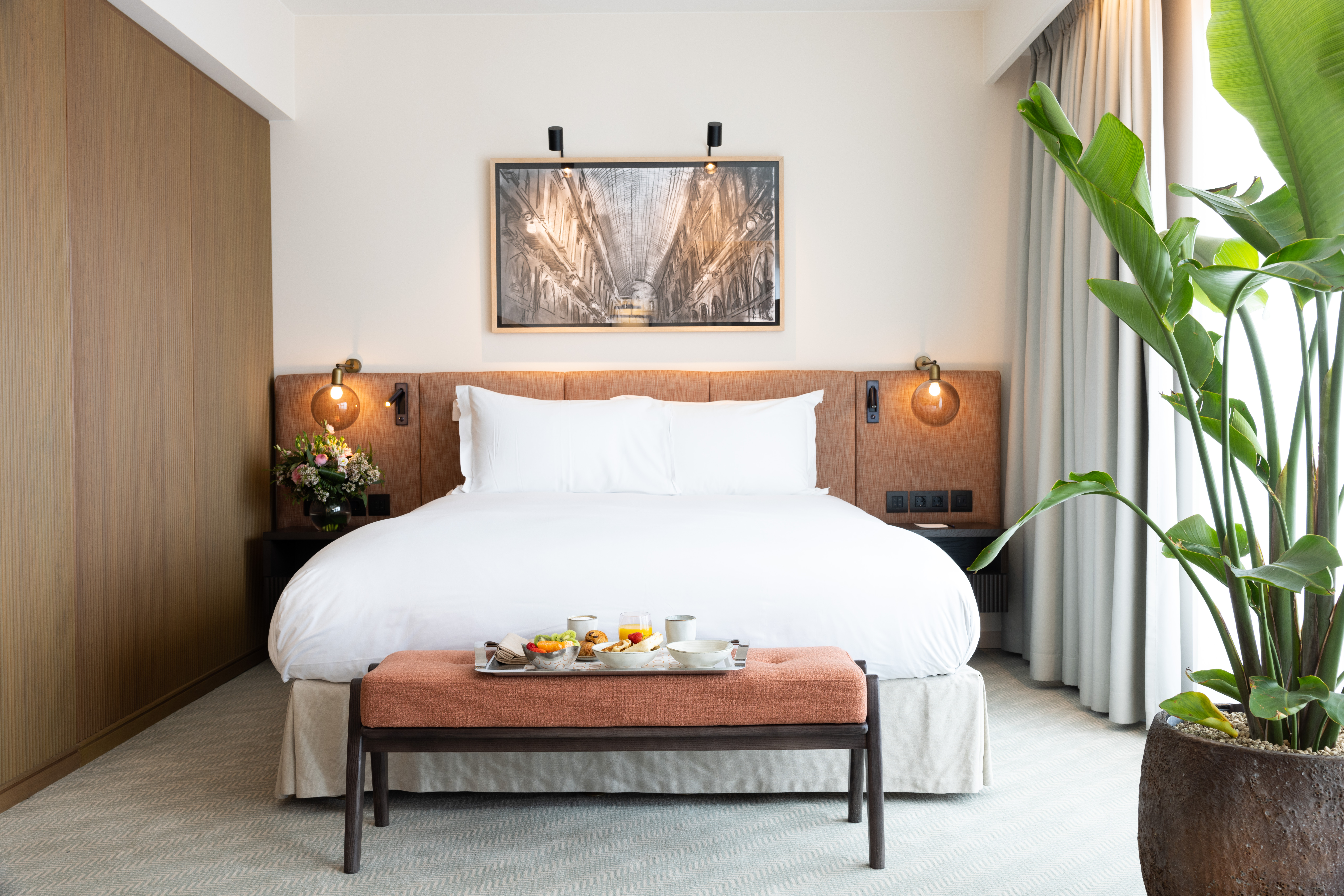 Junior Suite Queen Size Bed