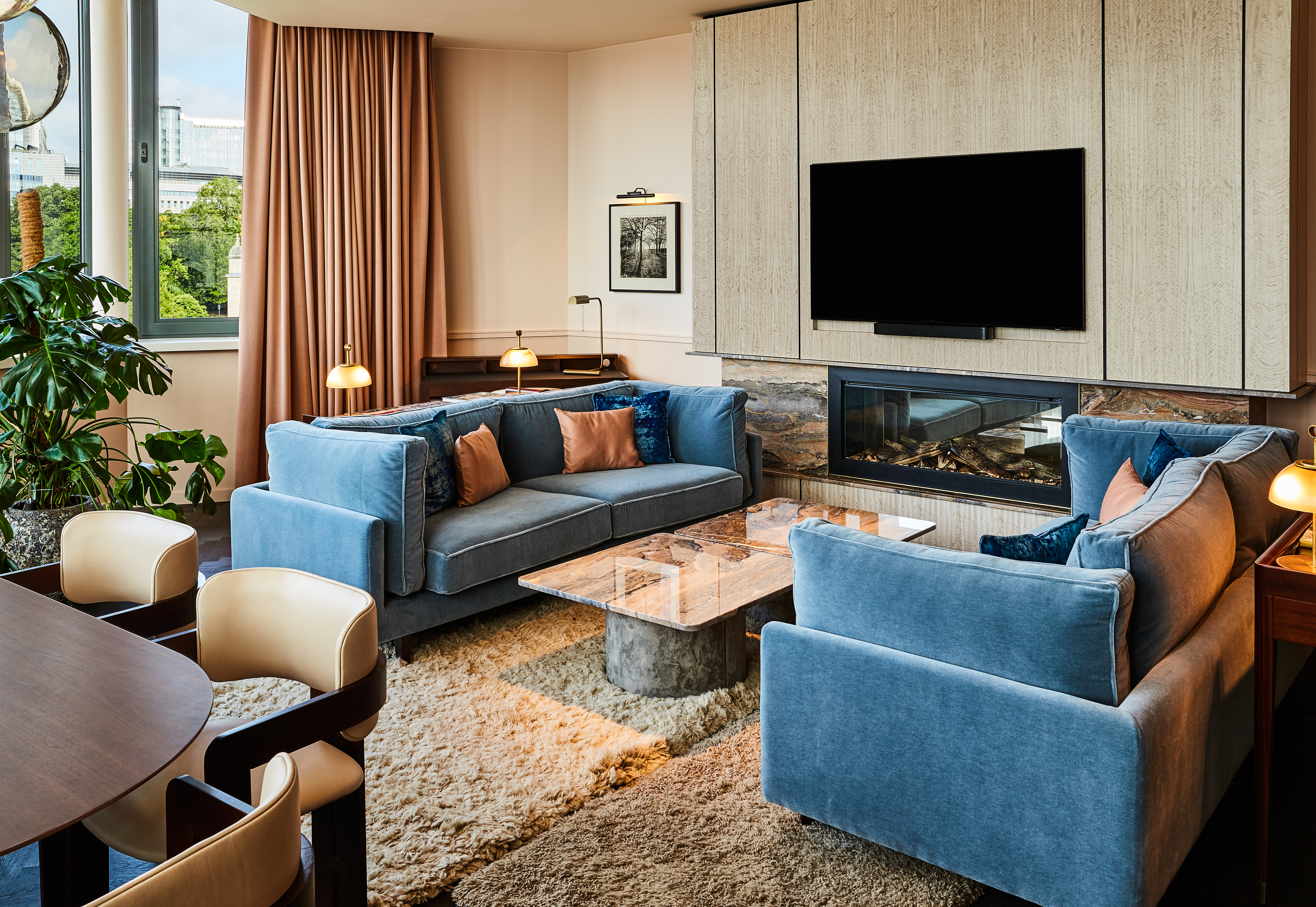 Suite City View King Bed