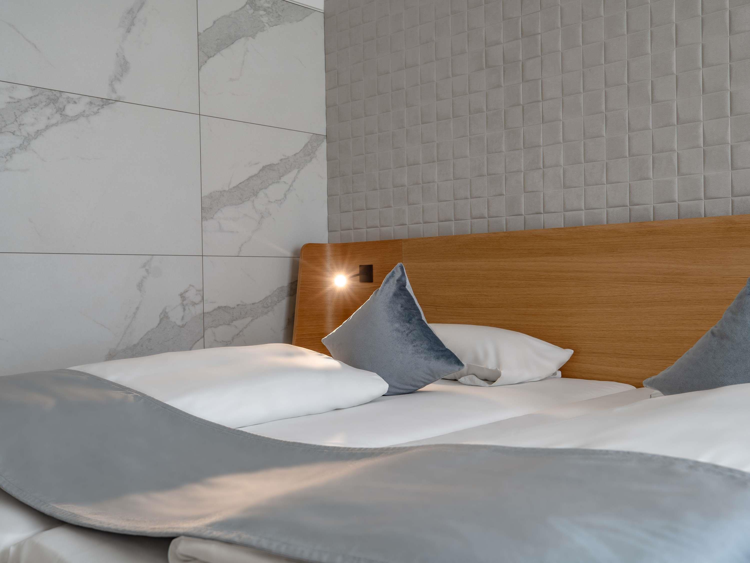 Double Queen Size Bed