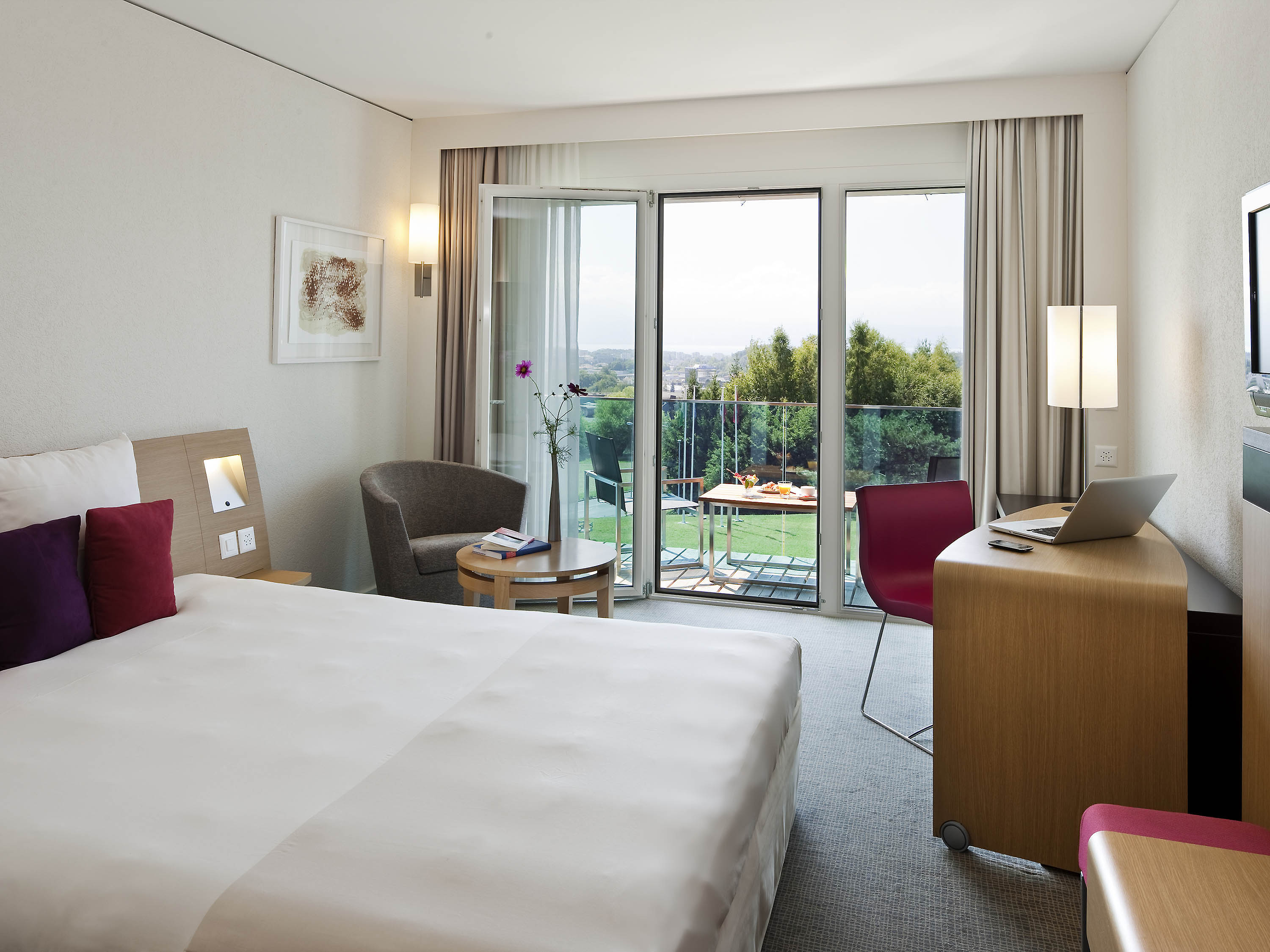 Double Executive Queen Bed