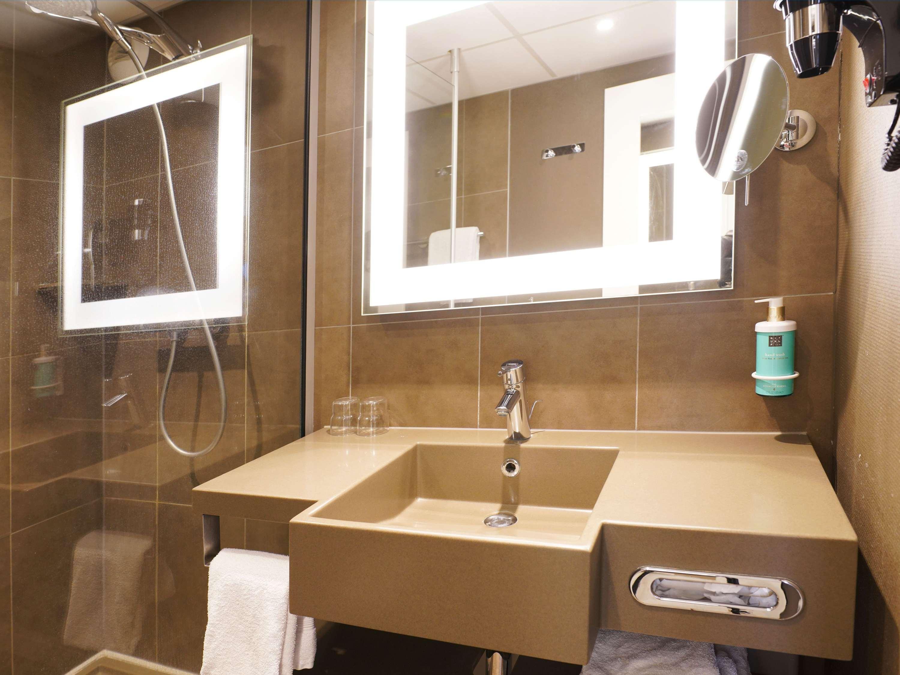 Double Classic Double Bed