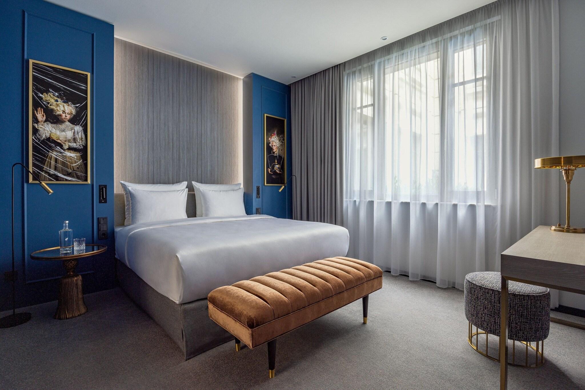 Double King Size Bed