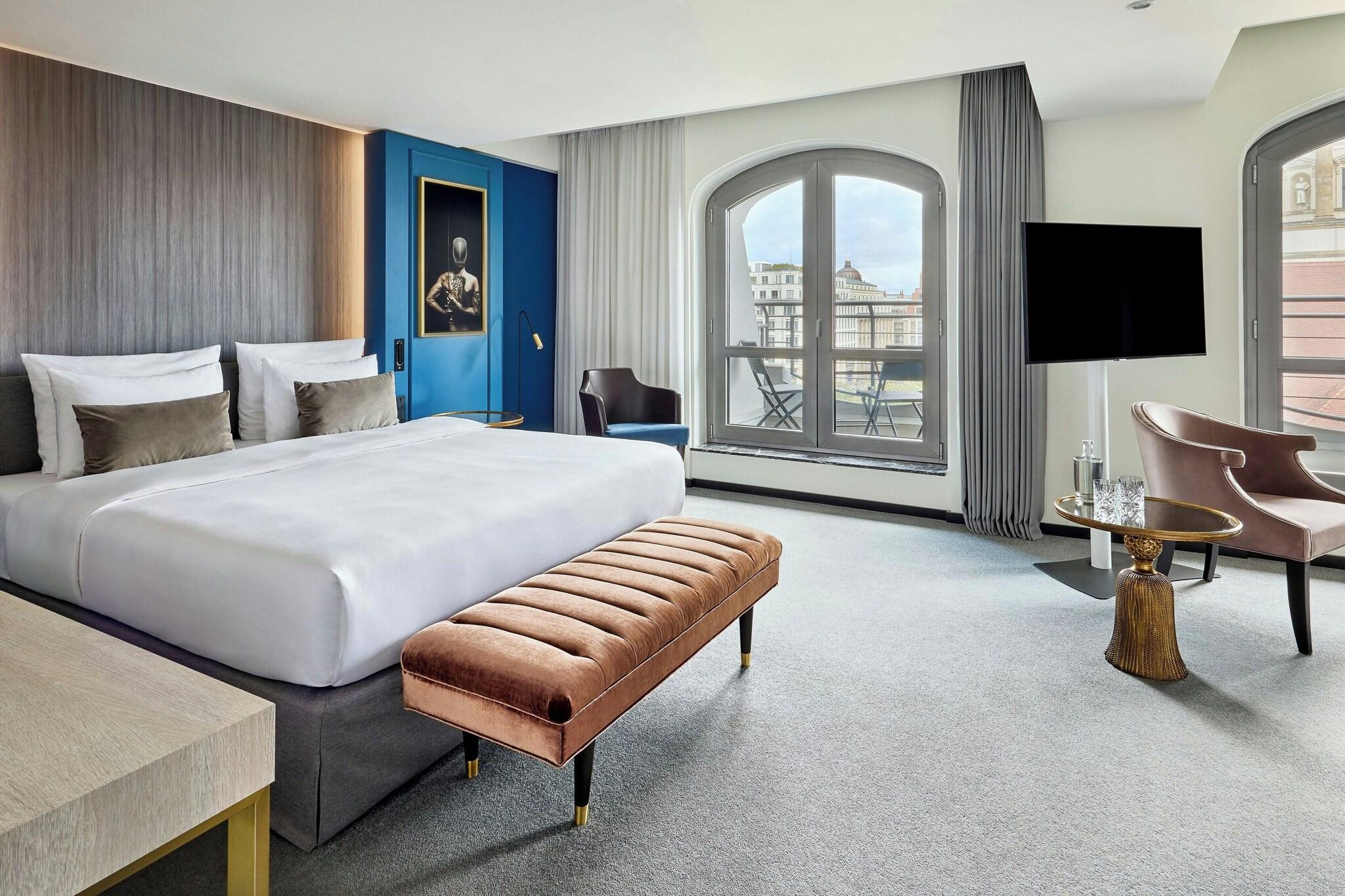 Junior Suite King Size Bed