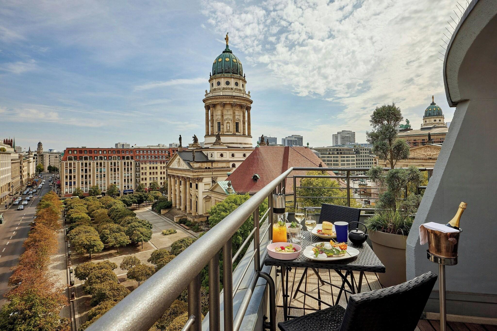 Suite Grand with Views