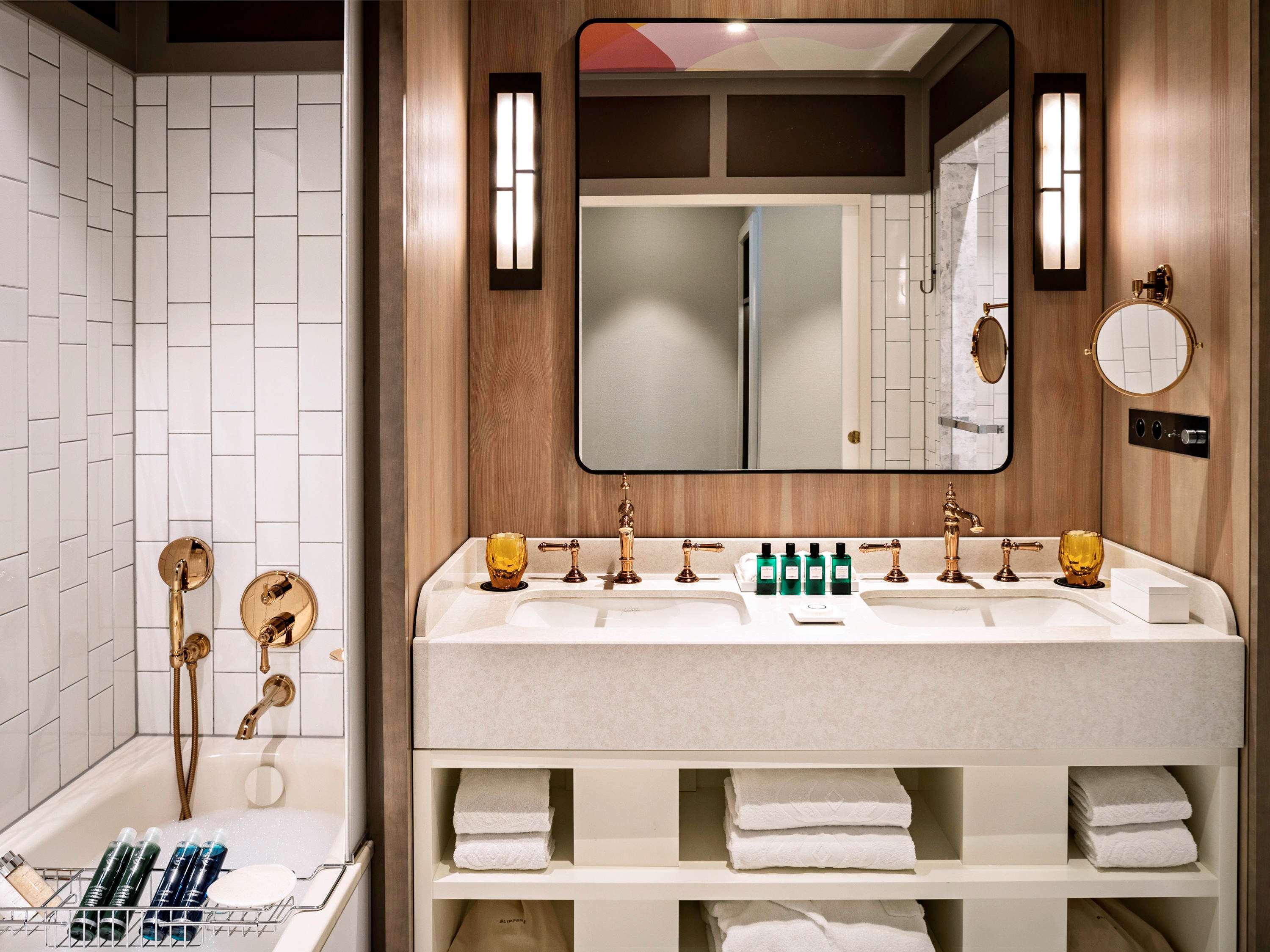 Junior Suite Premium King Bed