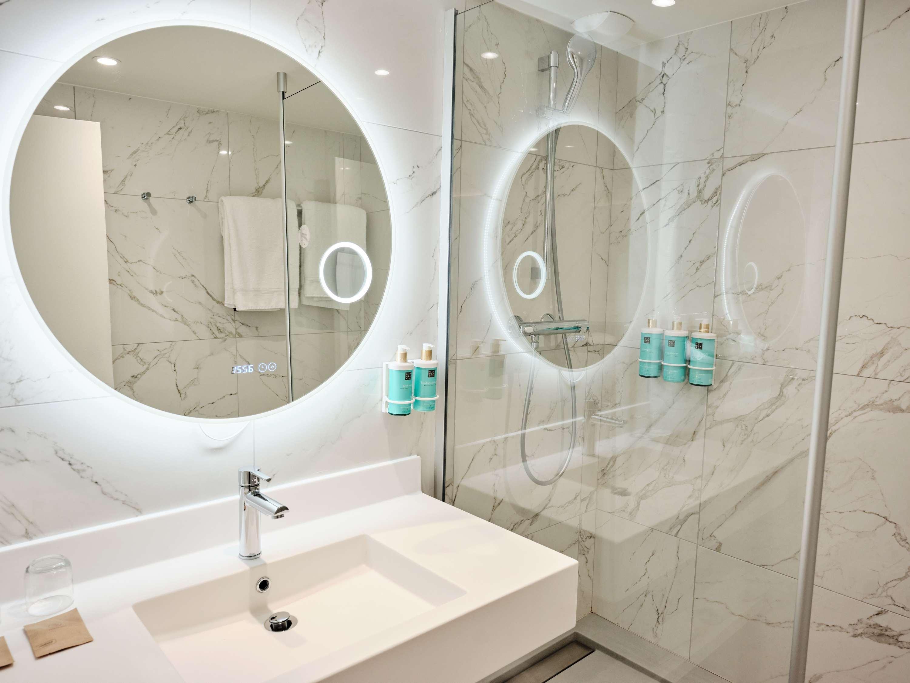 Double Executive King Bed