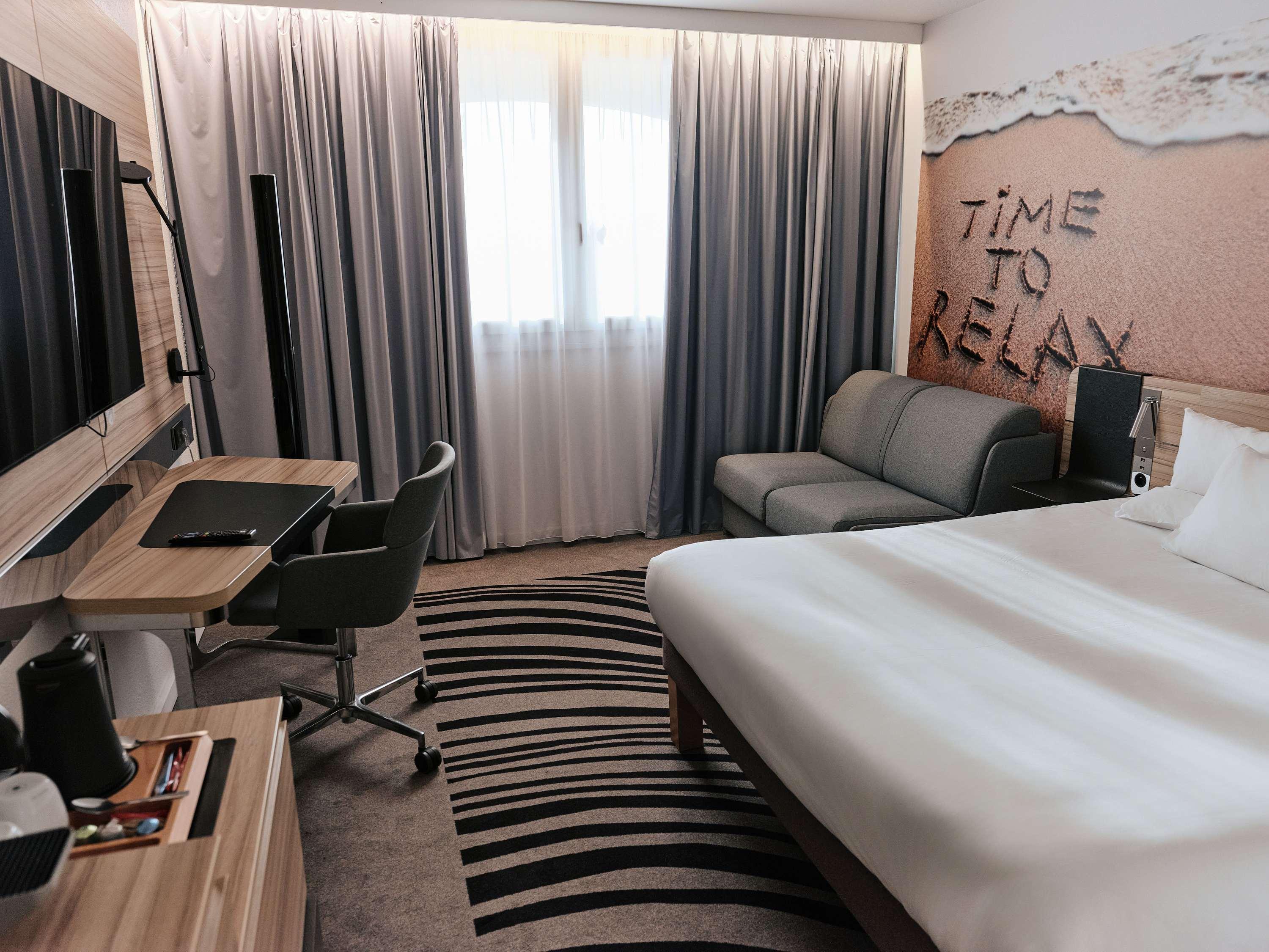 Double Classic Double Bed