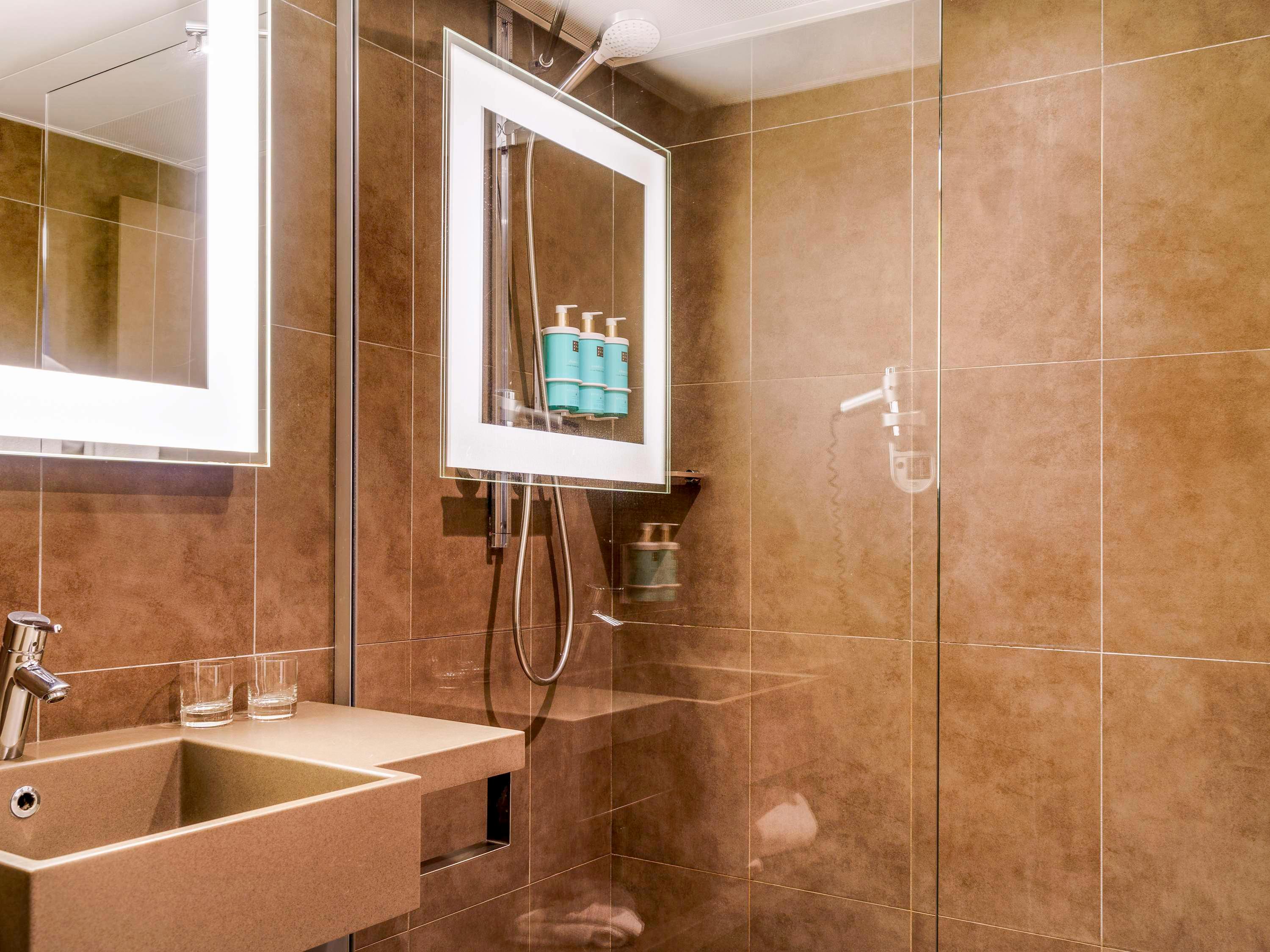 Family Room Executive