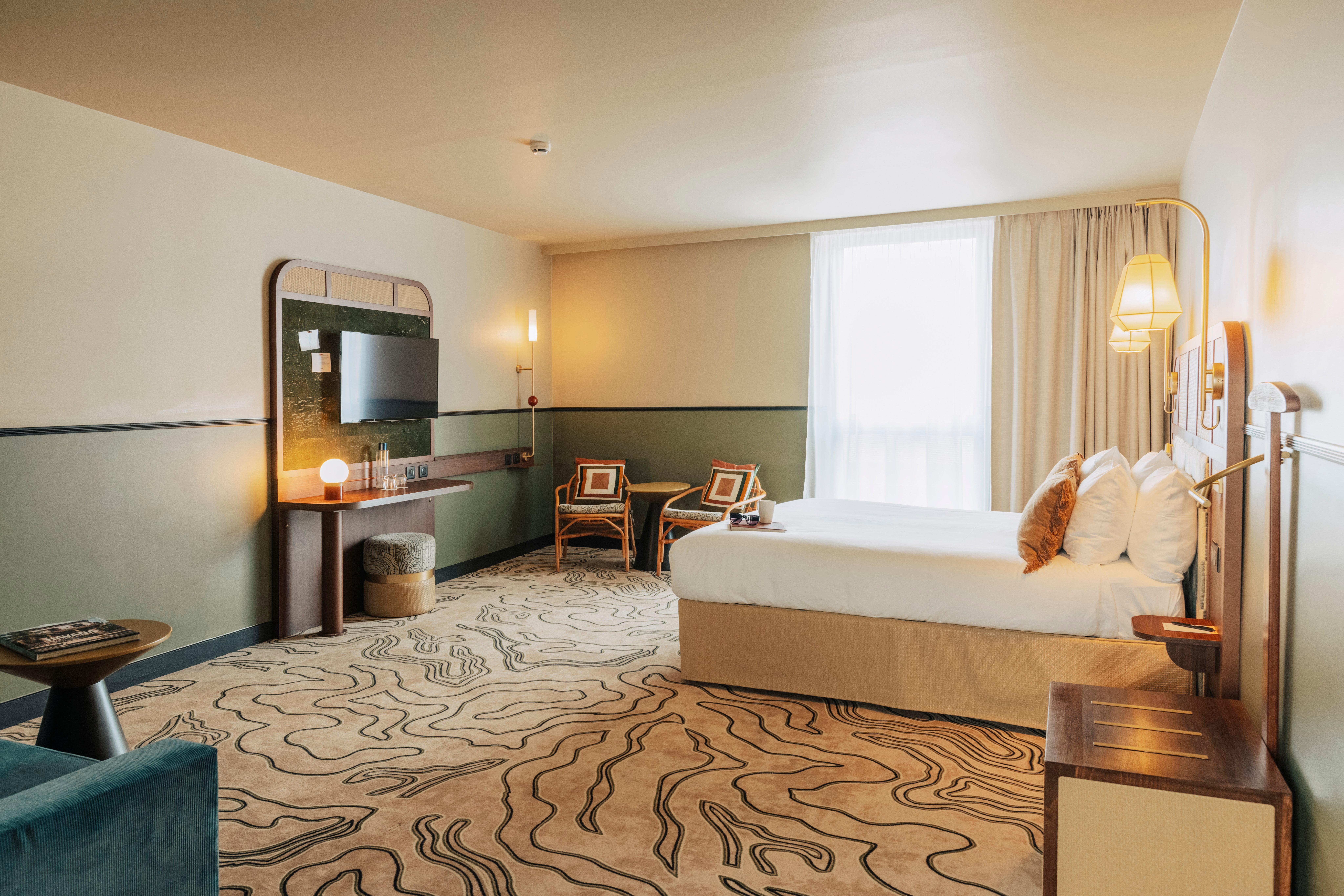 Suite Queen Size Bed