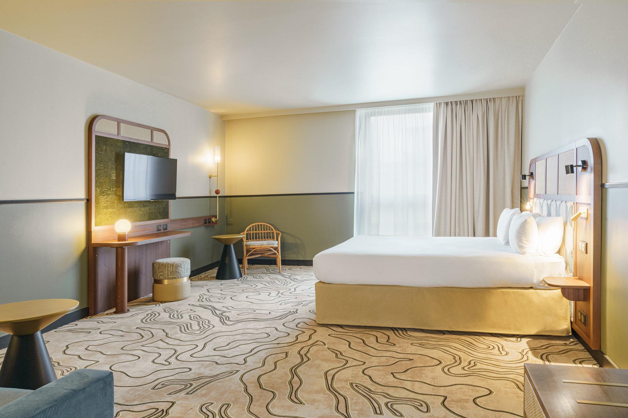 Suite Queen Size Bed