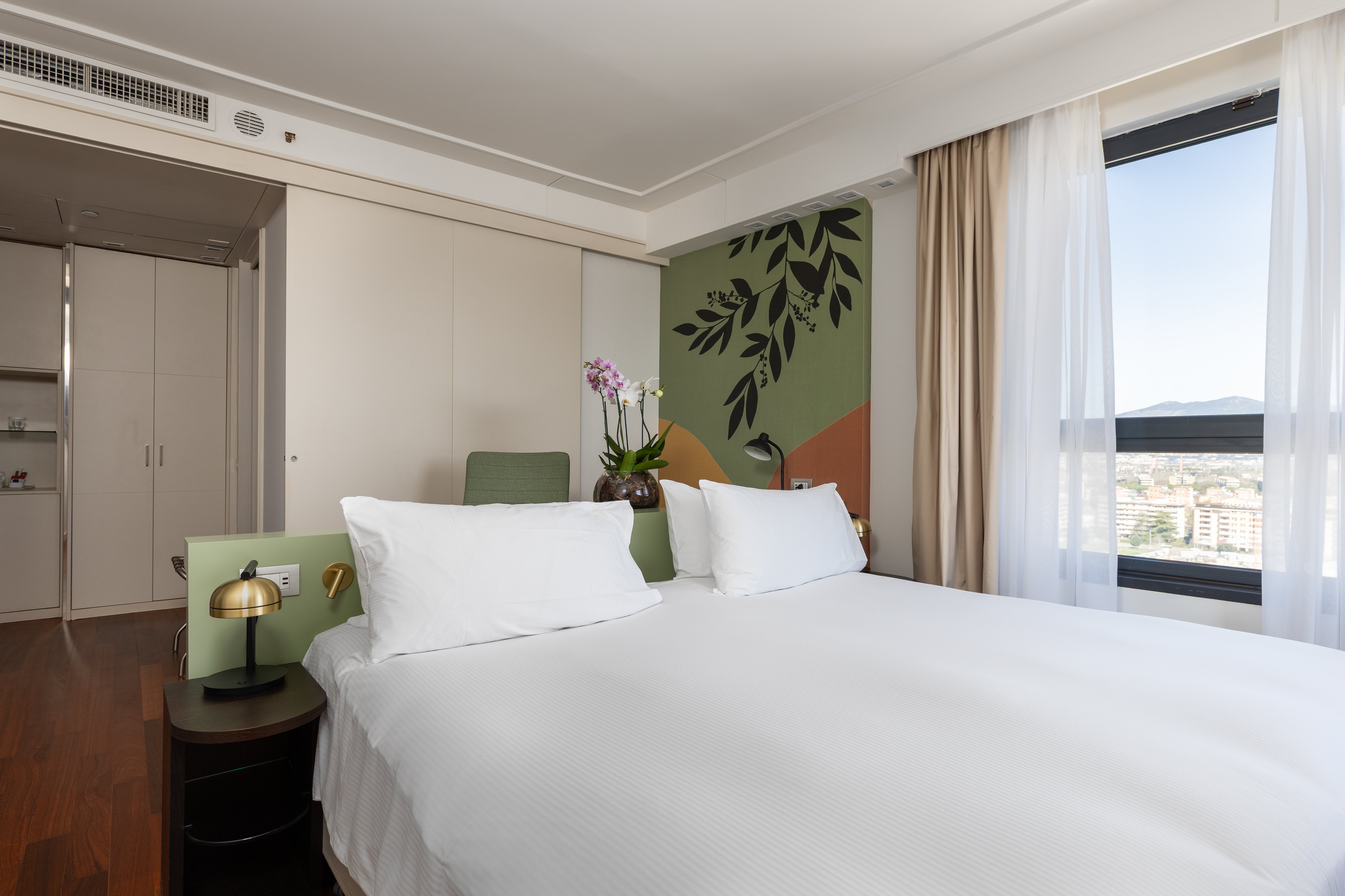 Double Deluxe King Bed