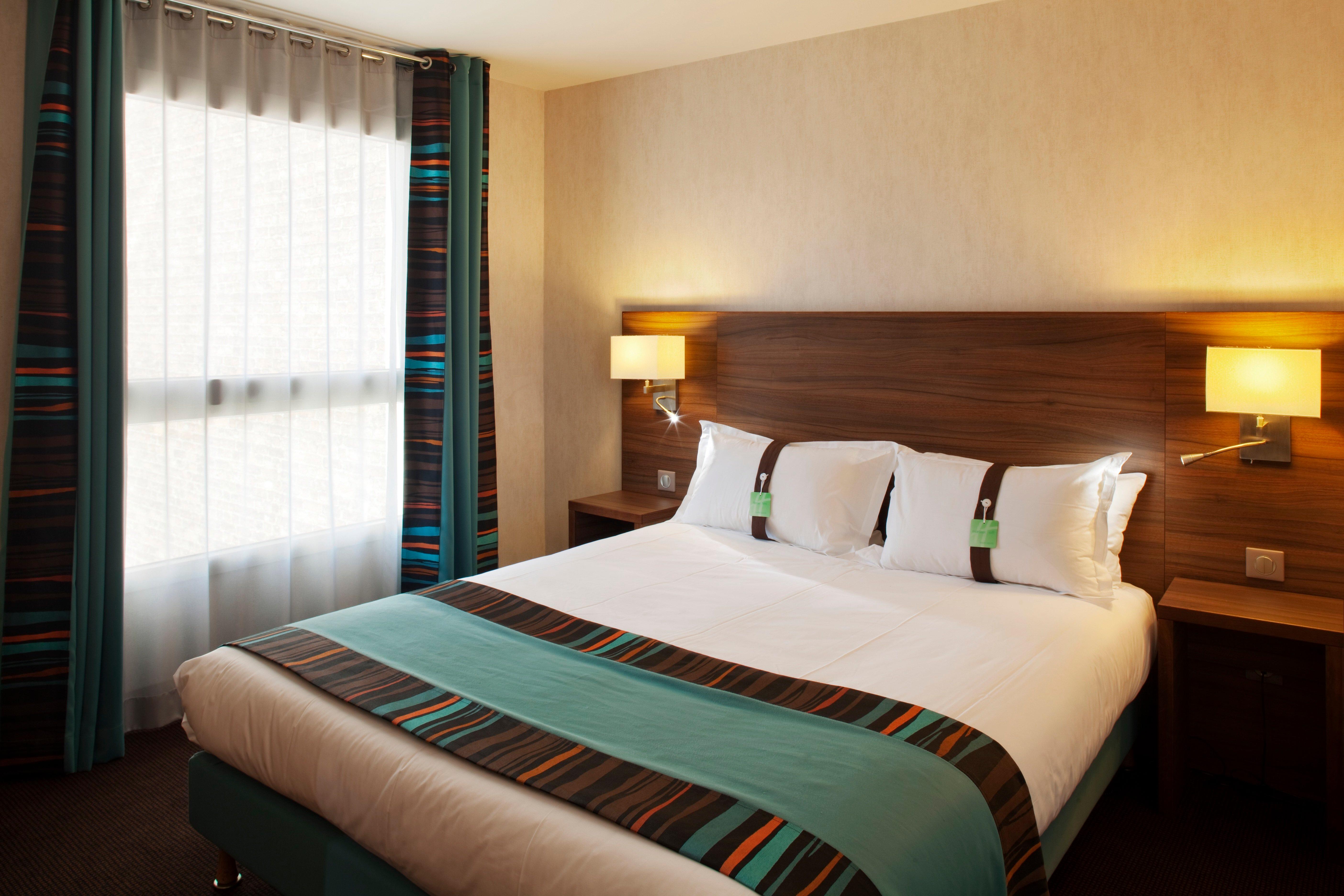 Suite Queen Bed Two Bedrooms