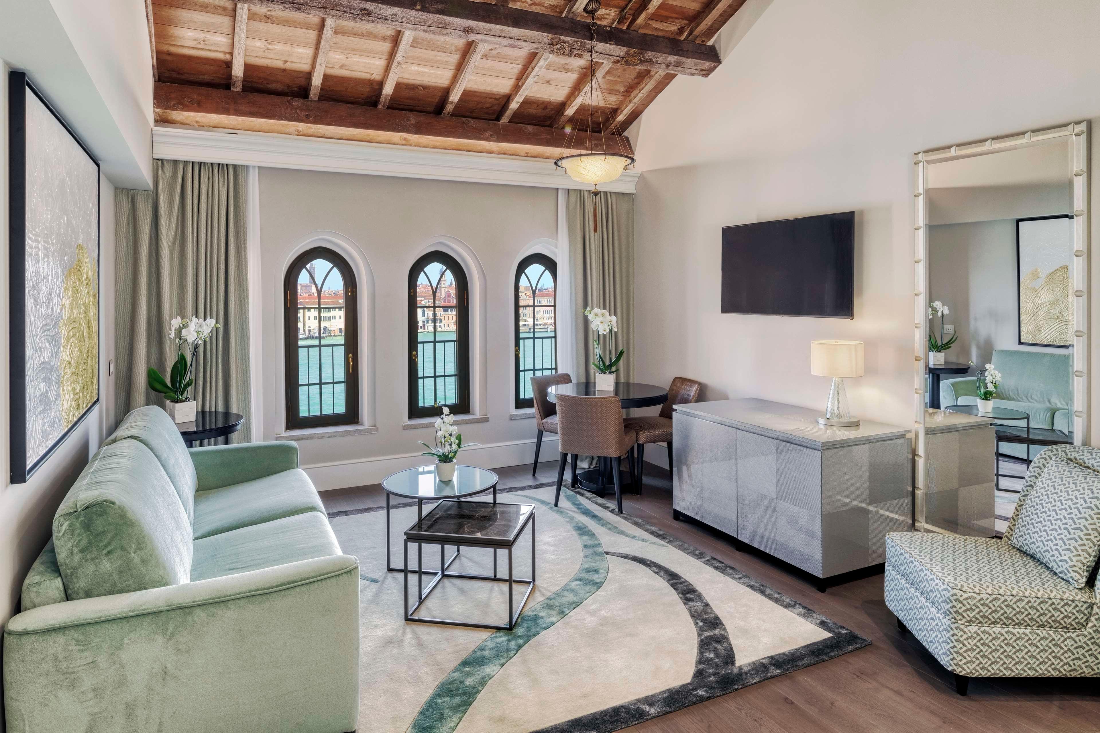 Suite Executive King Bed