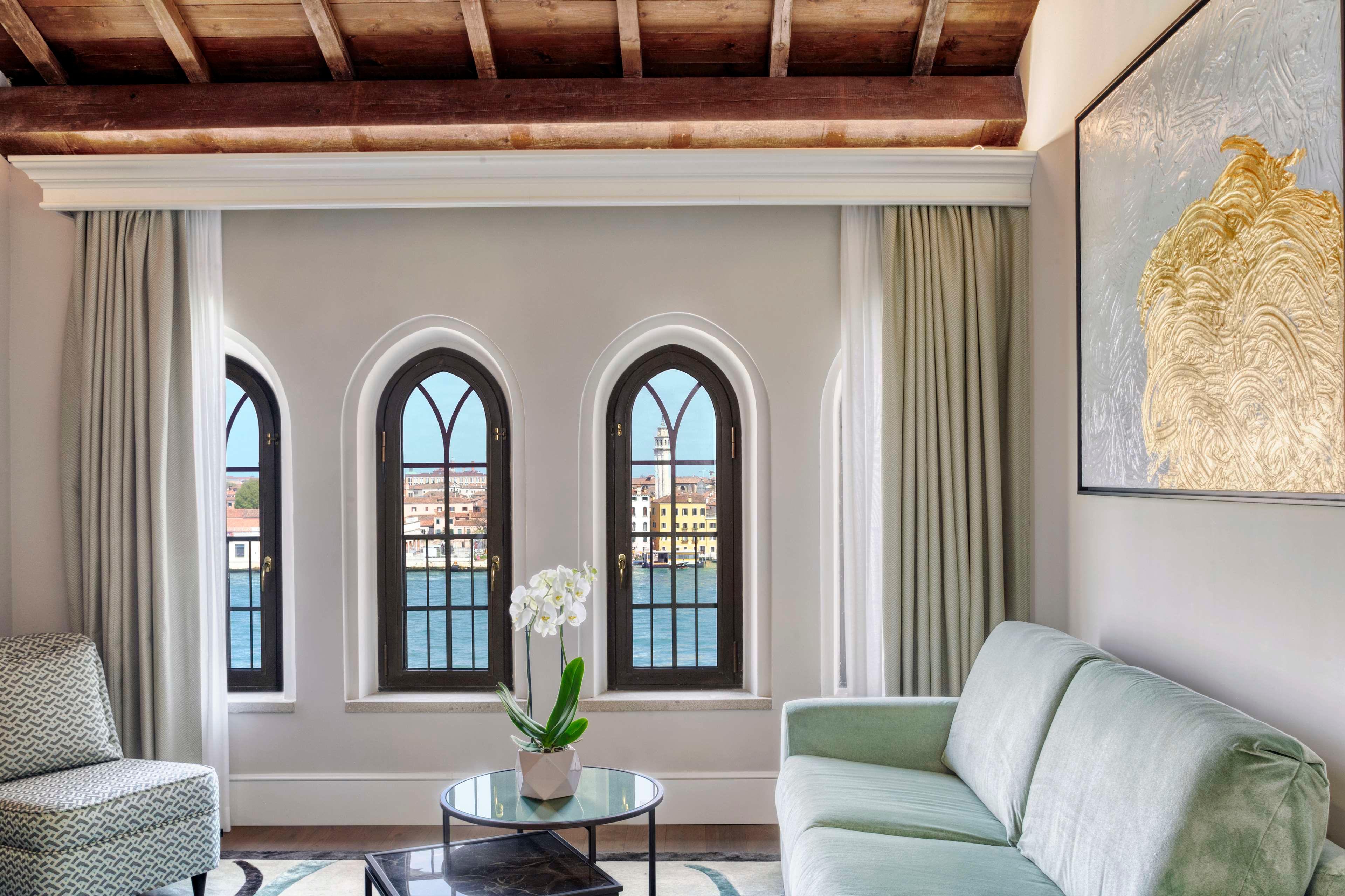 Suite Executive King Bed