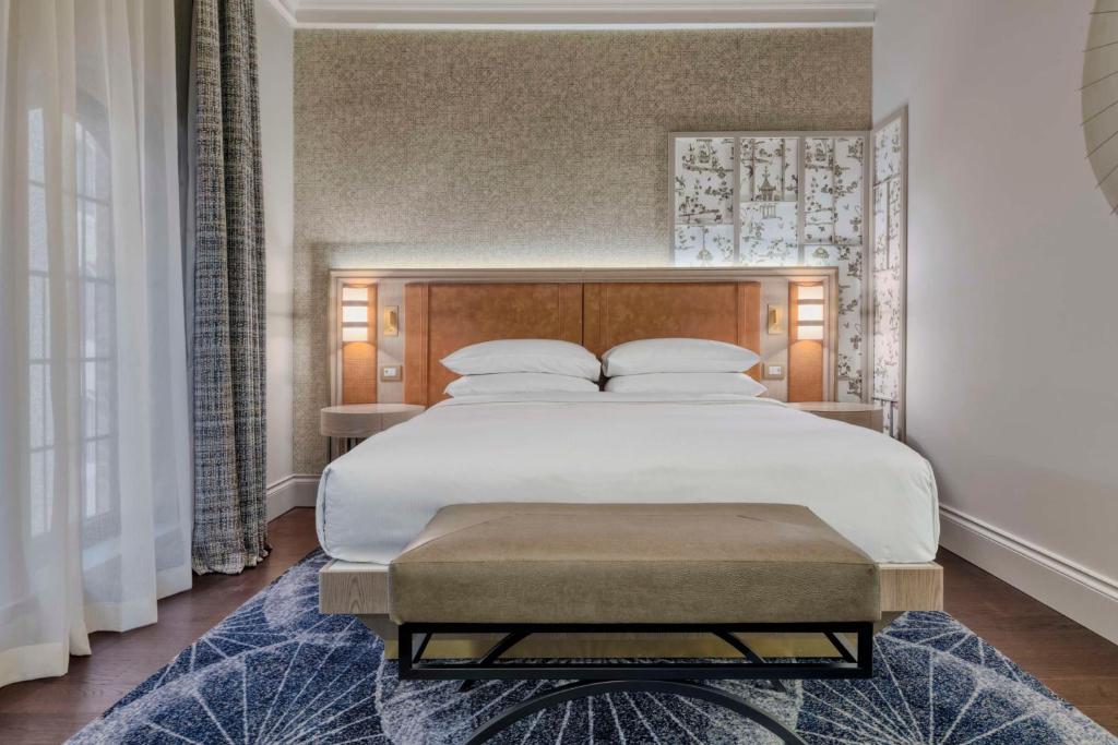 Double Superior King Bed