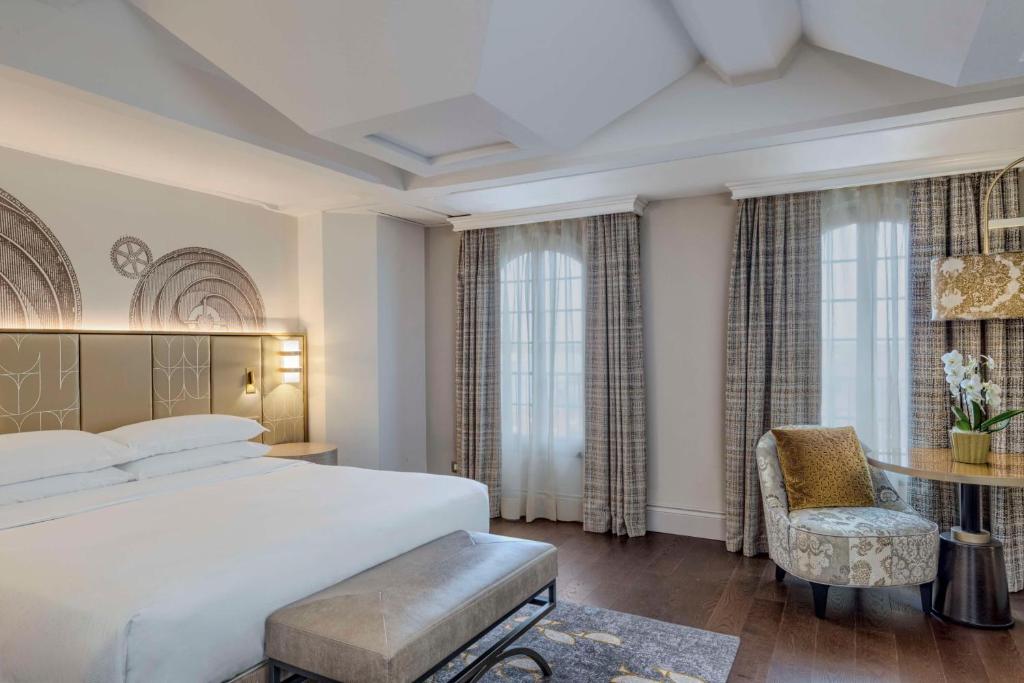 Double Superior King Bed