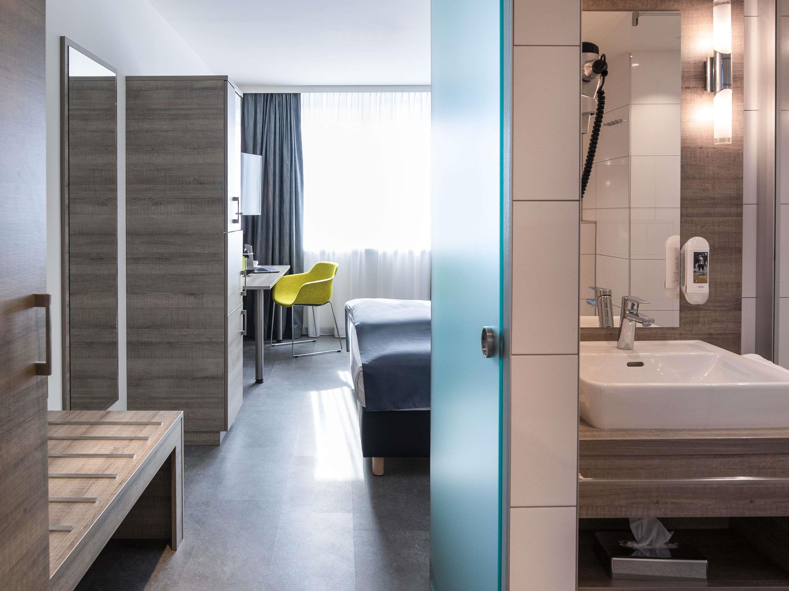Double or Twin with Double Bed