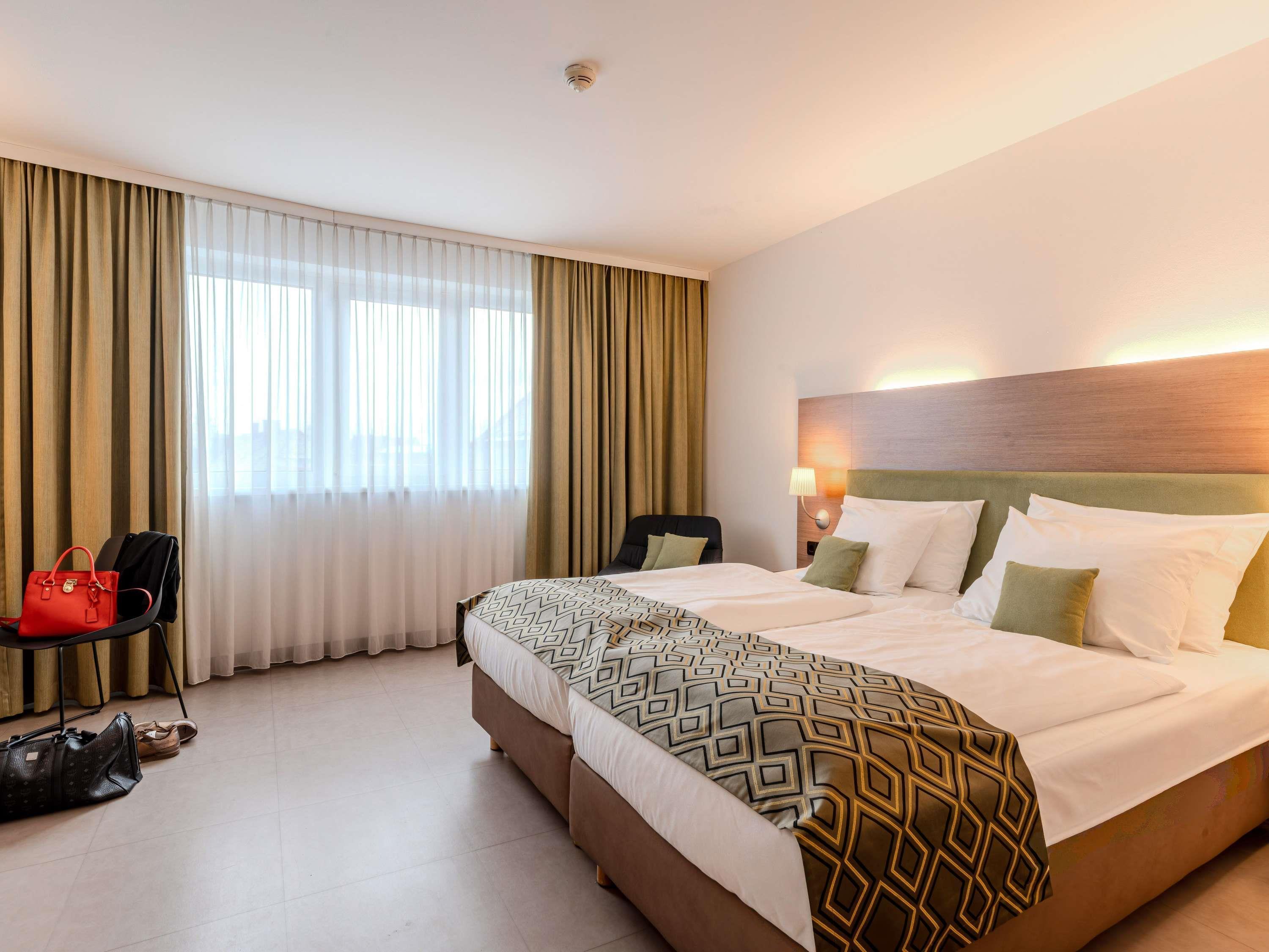 Double or Twin with Double Bed