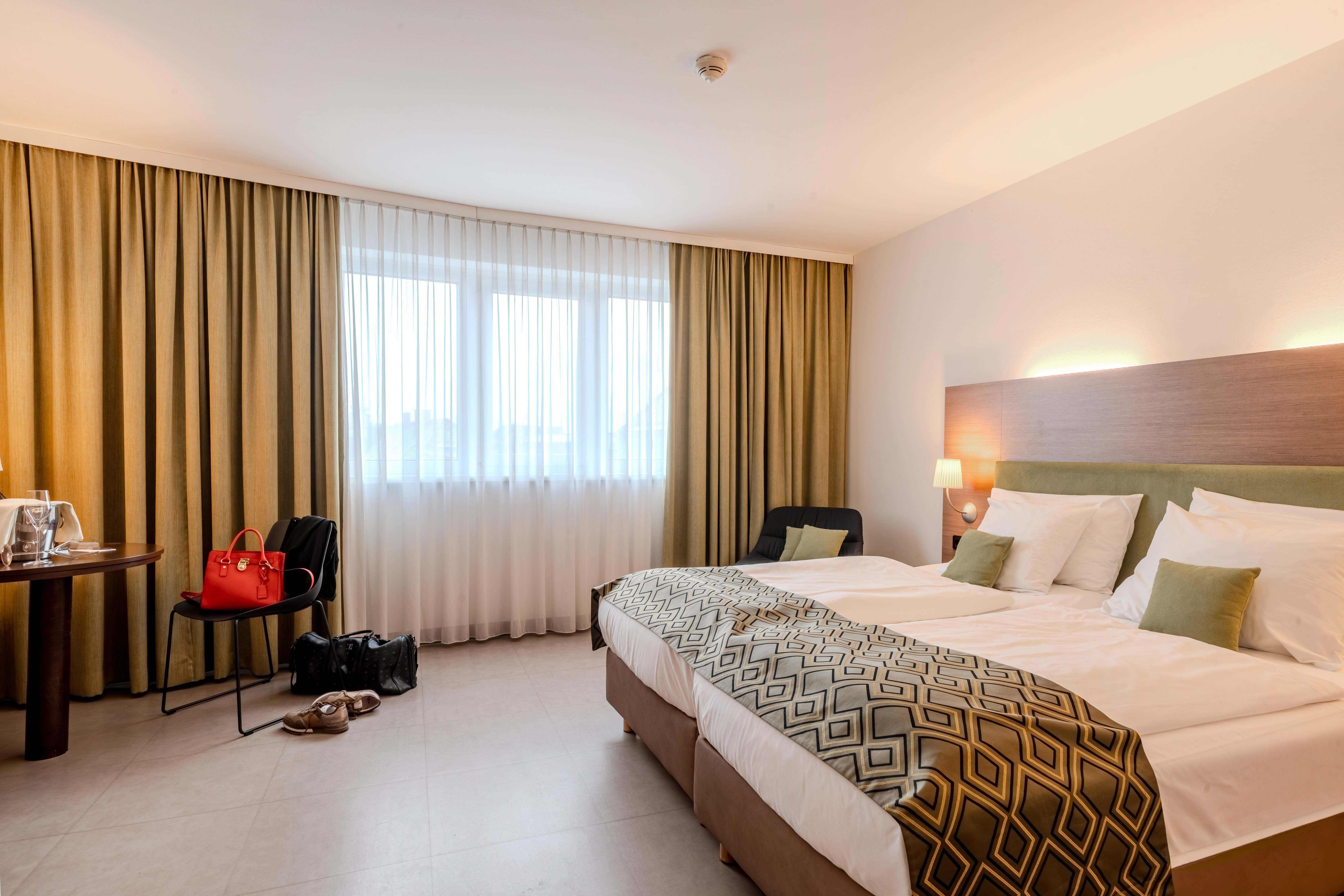 Double or Twin with Double Bed