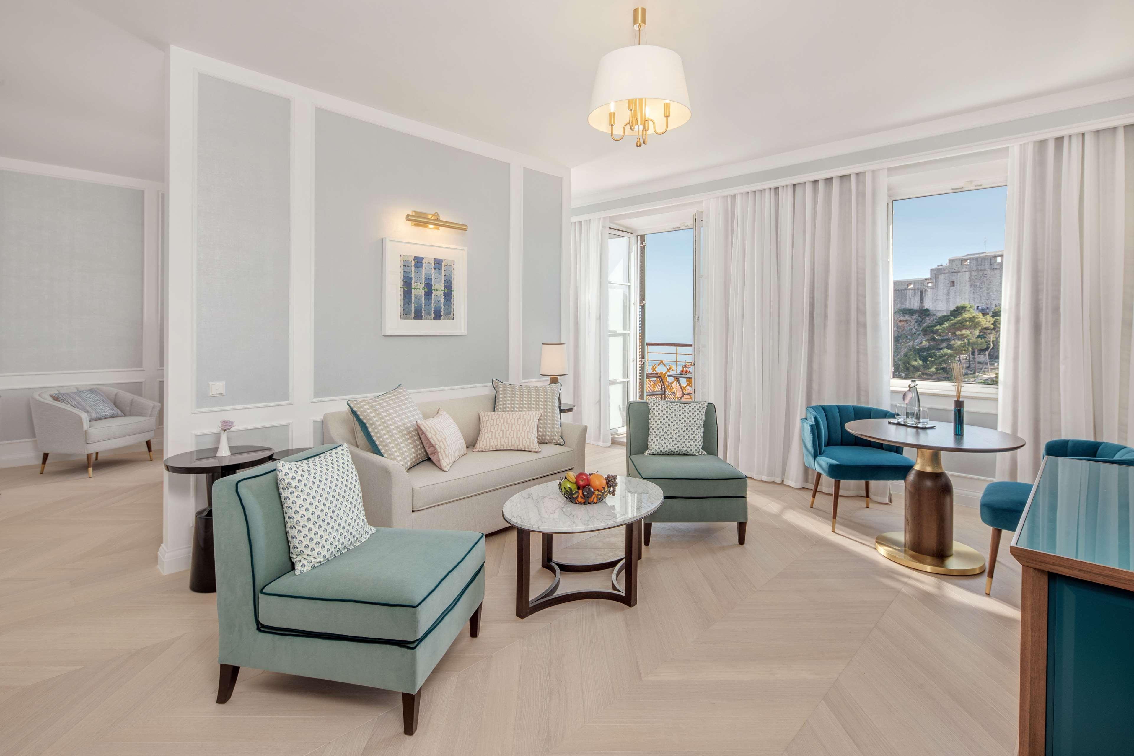 Suite Deluxe Sea View with Balcony