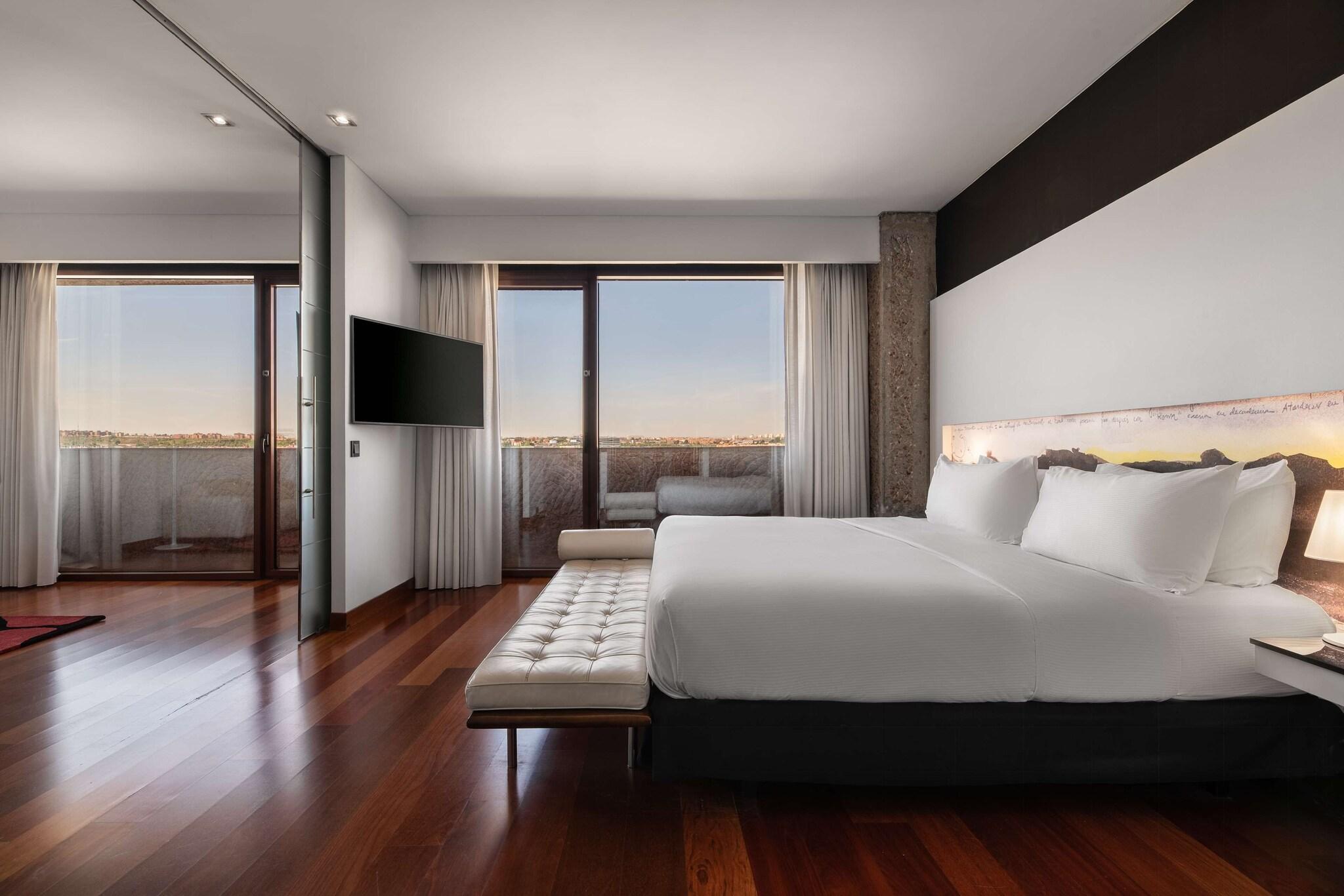 Family Room King Size Bed