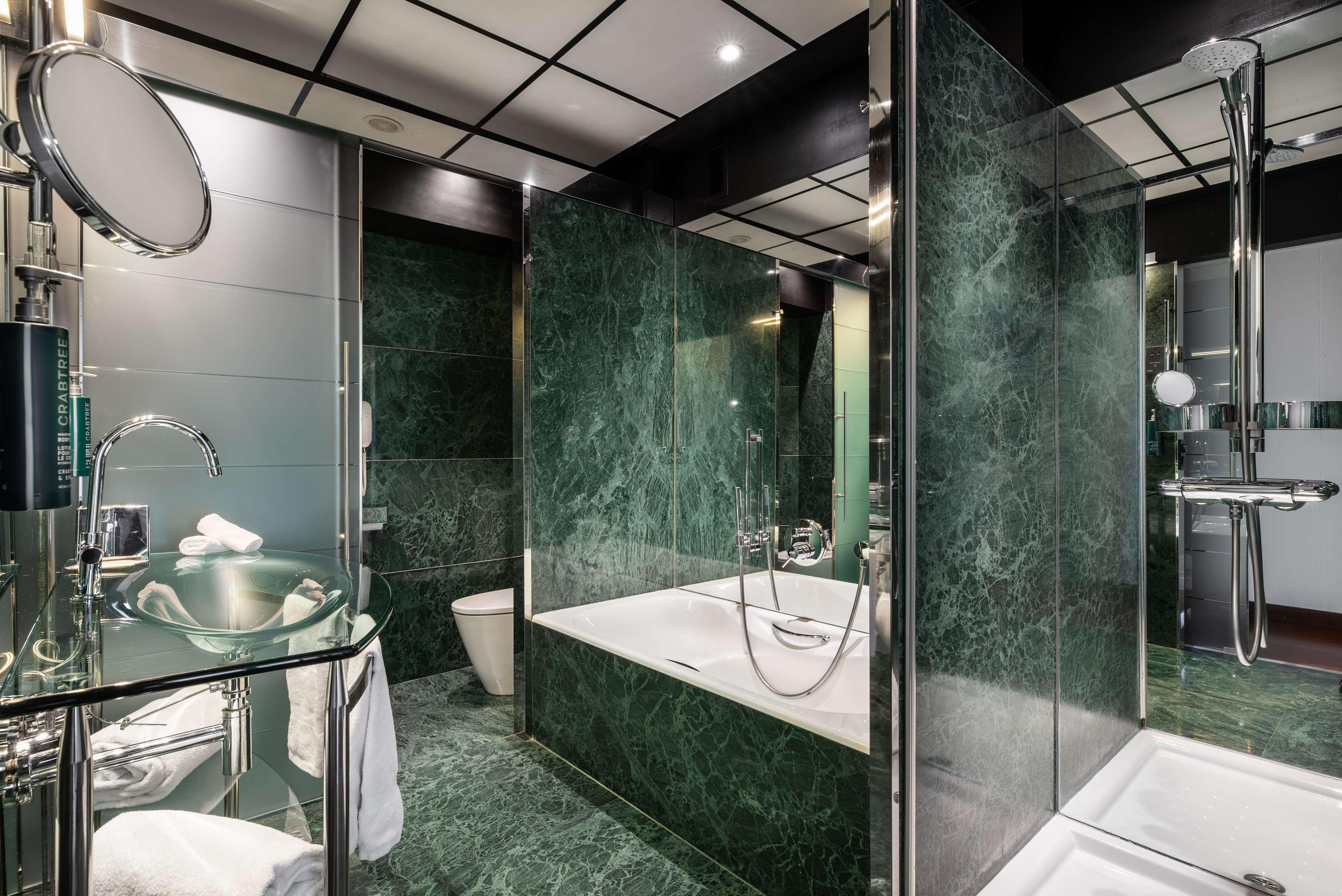 Double Guest Room King Bed