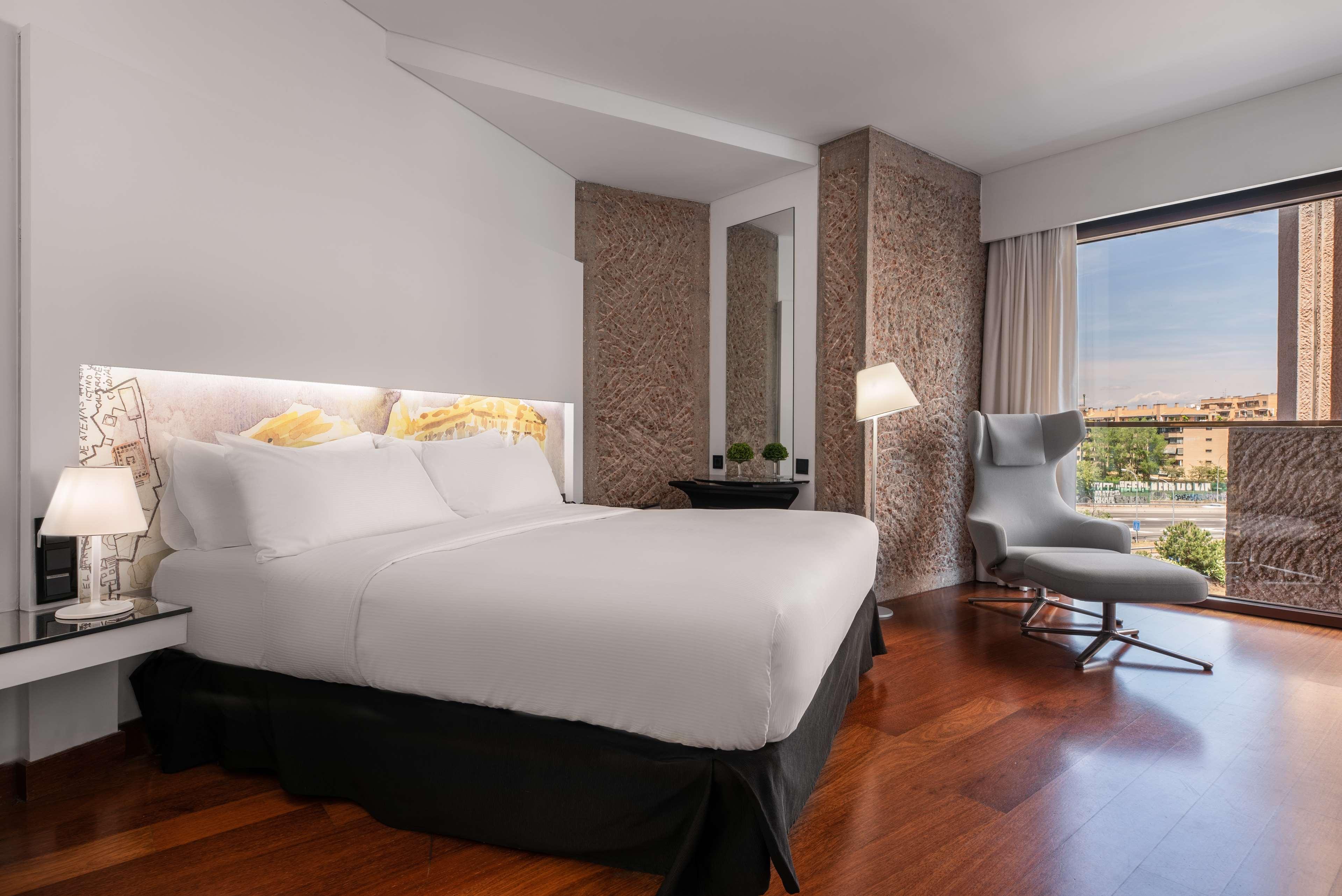 Double Deluxe King Bed