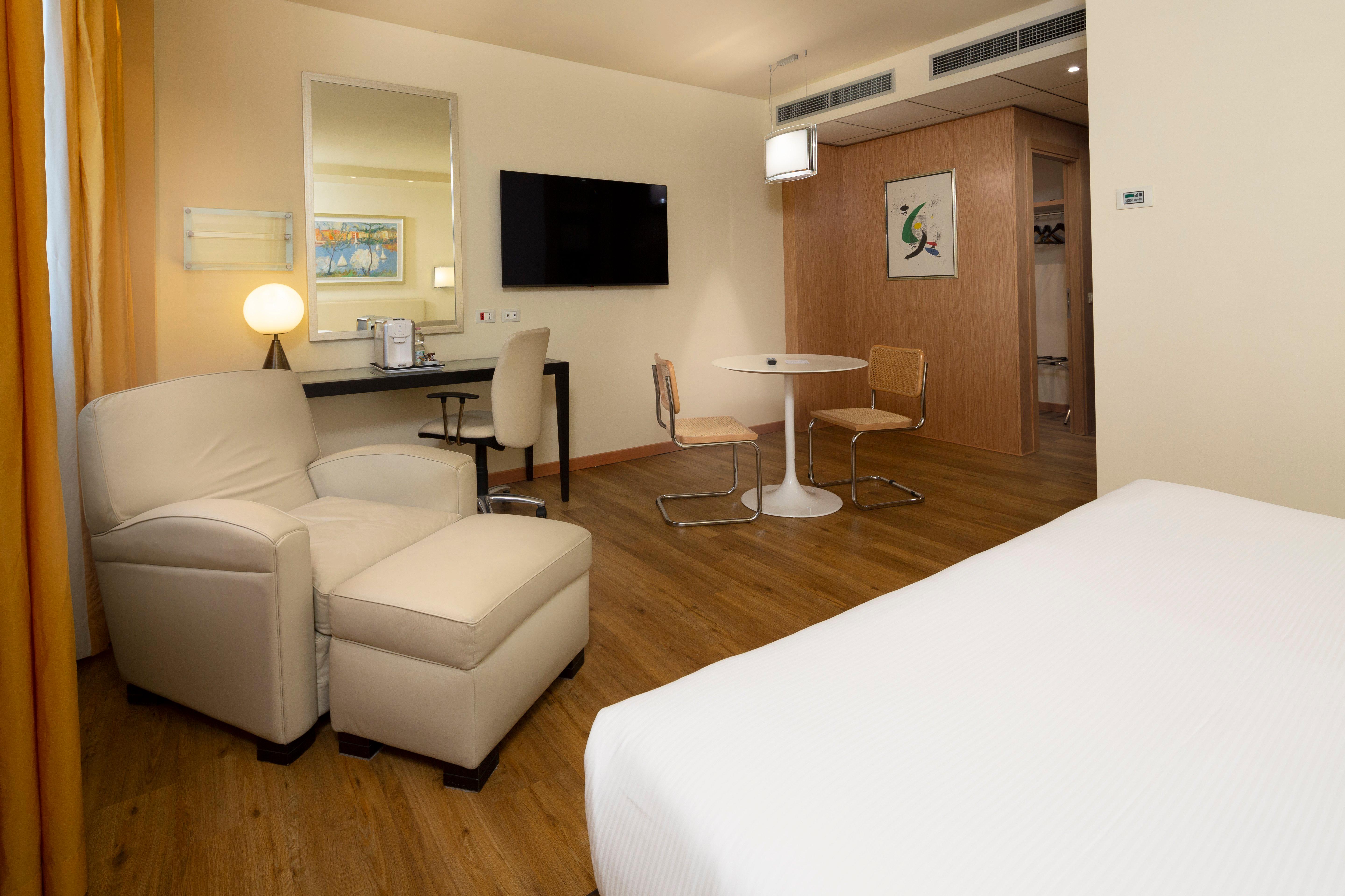 Junior Suite King Size Bed