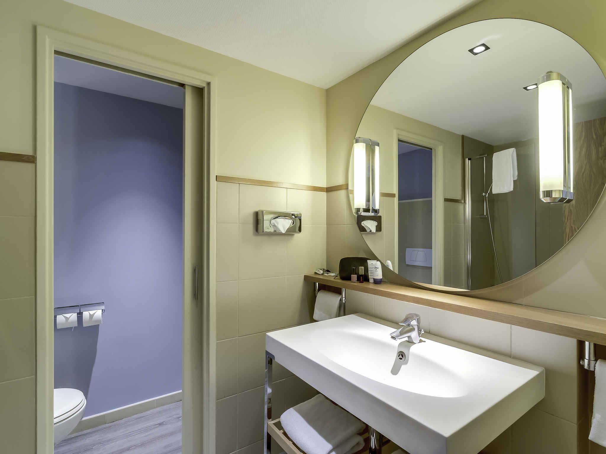 Double Classic Double Bed