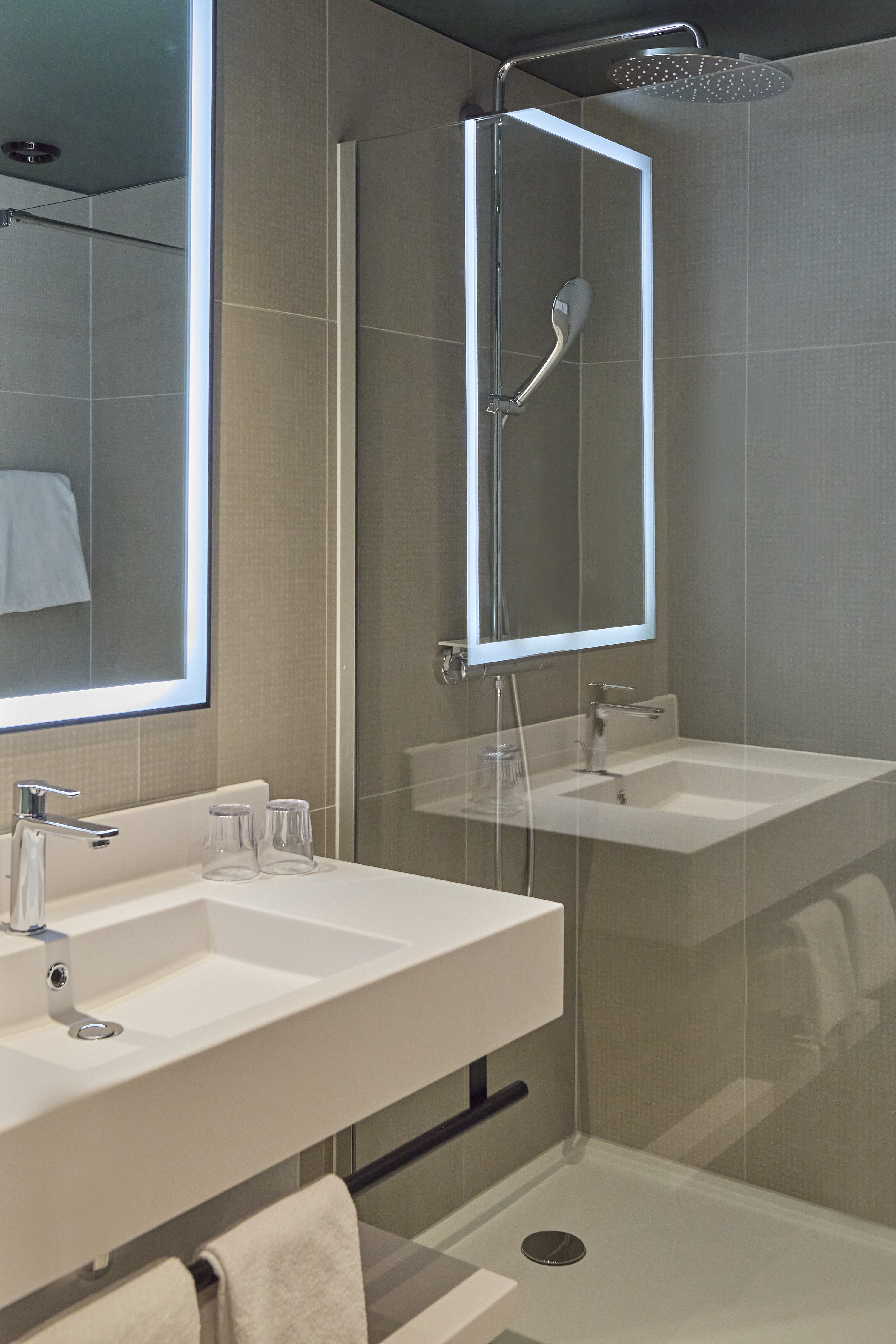 Double Superior Queen Bed