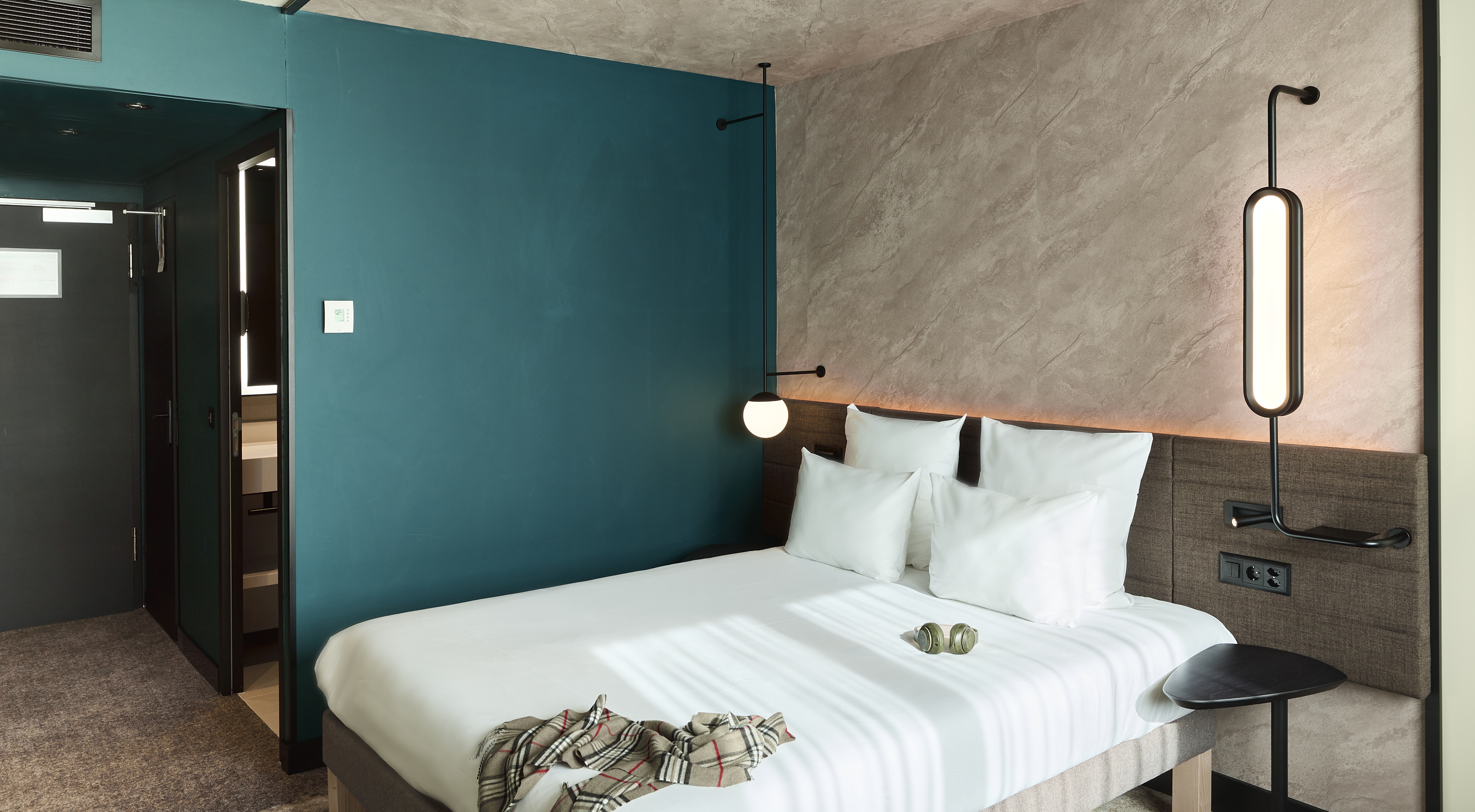 Double Superior Queen Bed