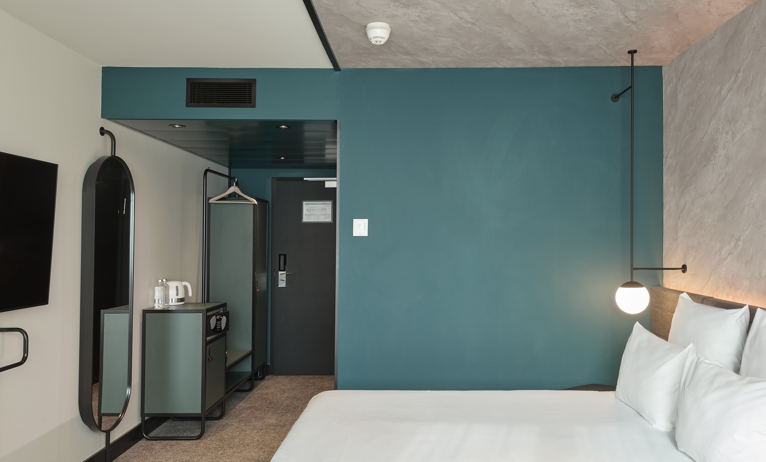 Double Superior Queen Bed