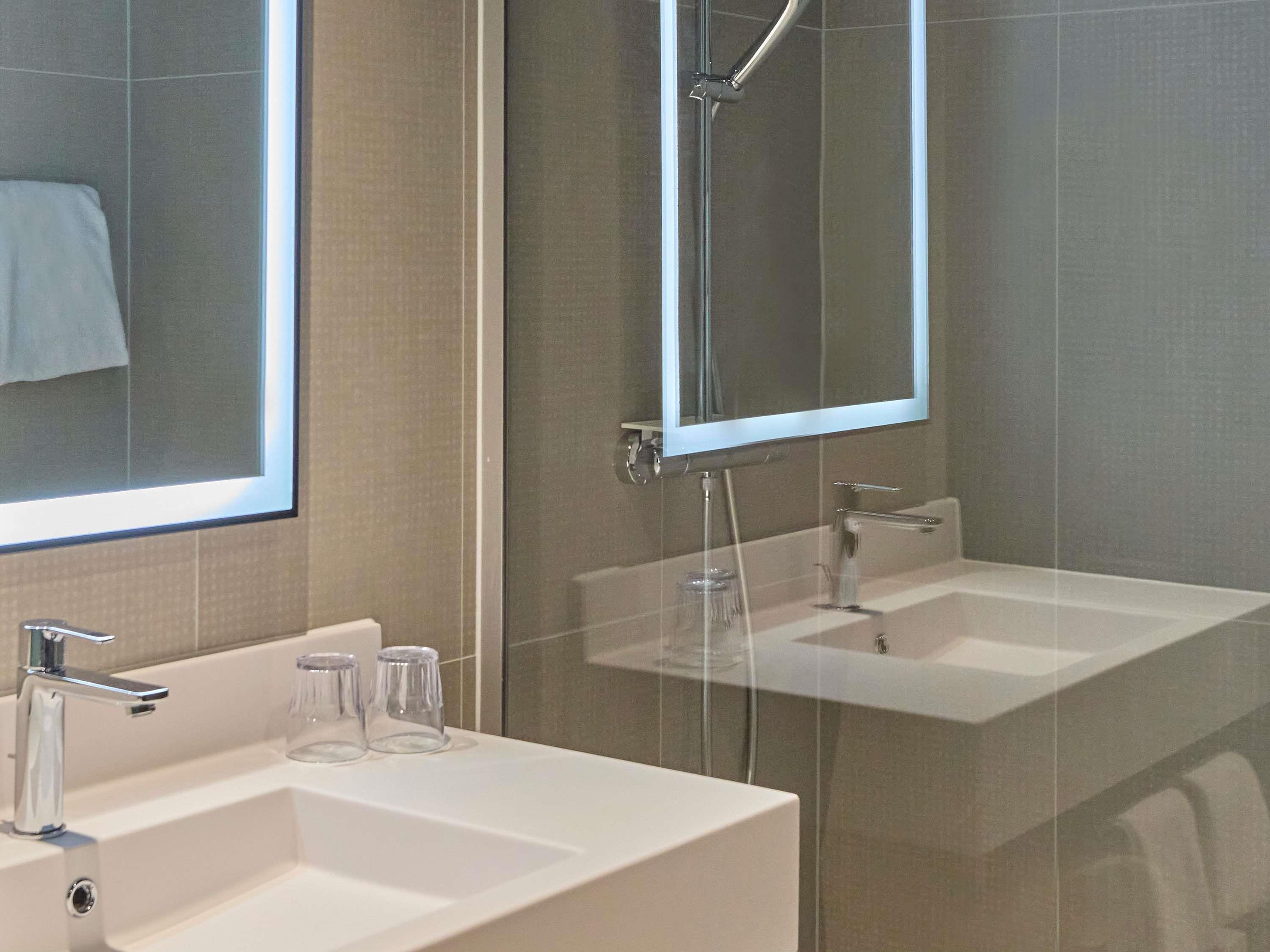 Double Superior Queen Bed