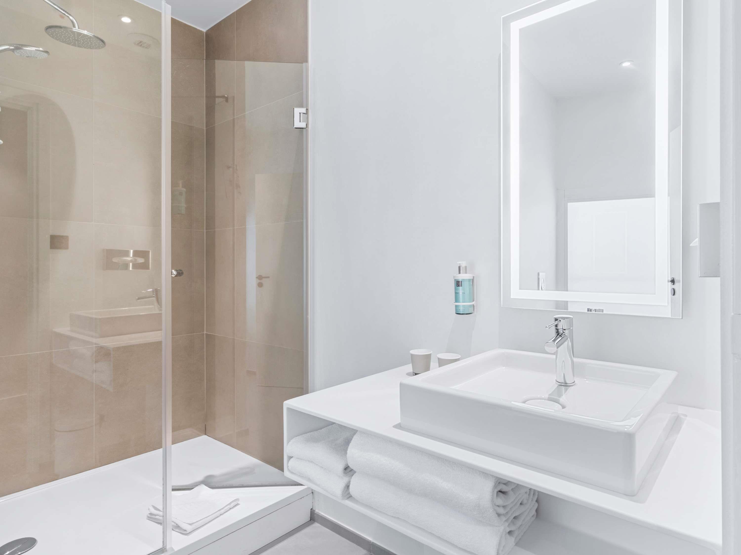 Double Superior Queen Bed