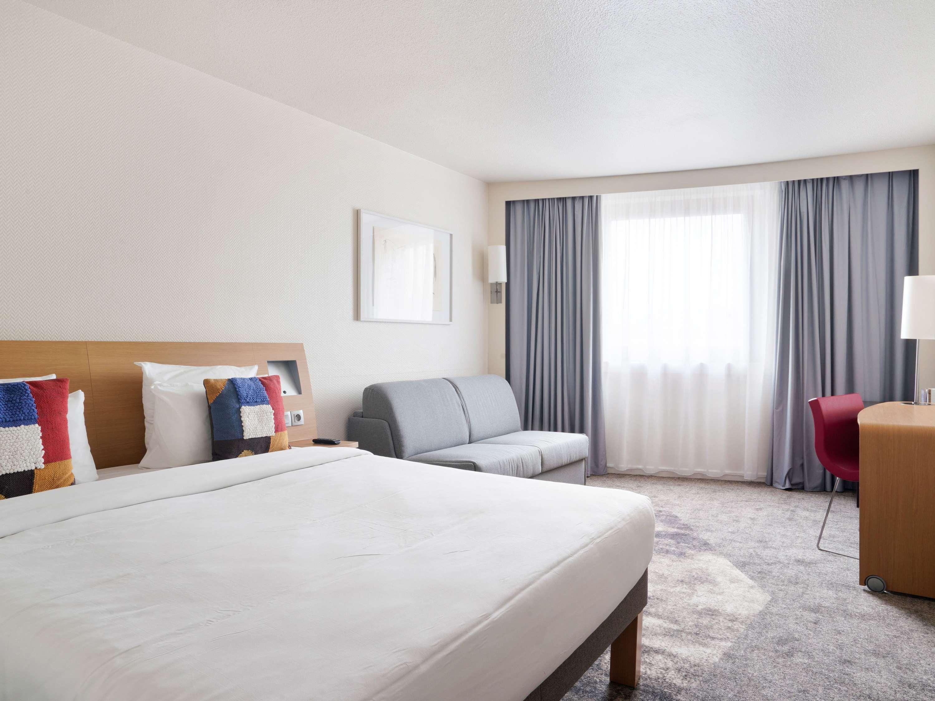 Double Executive Queen Bed