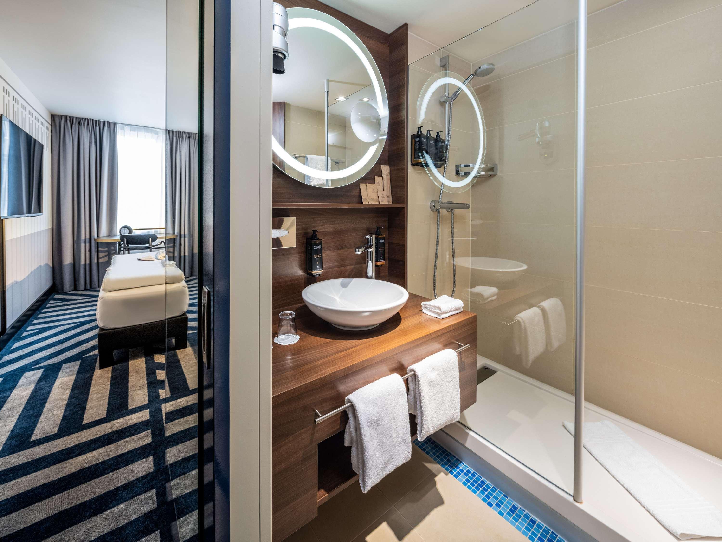 Double King Size Bed