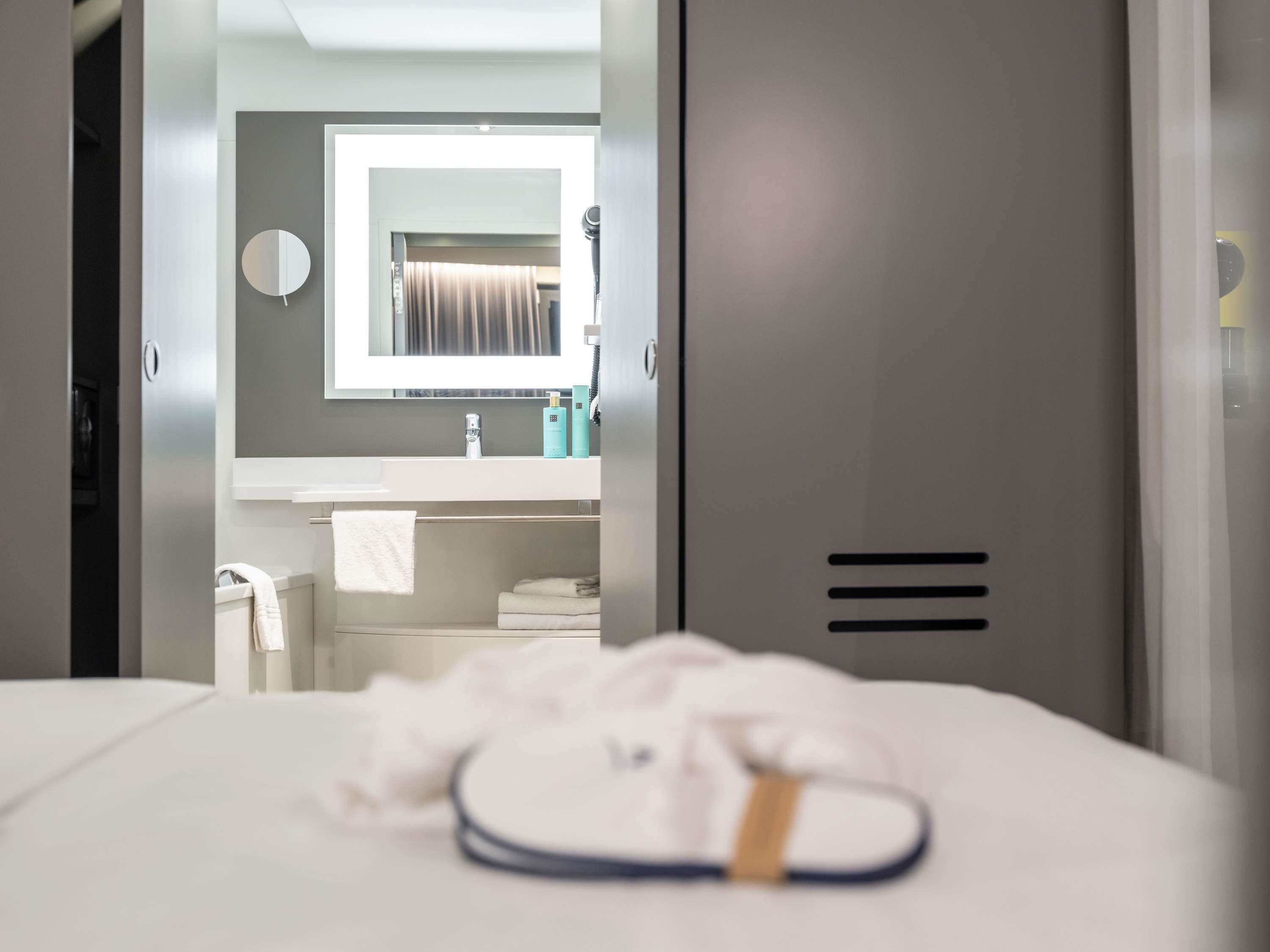 Junior Suite Business