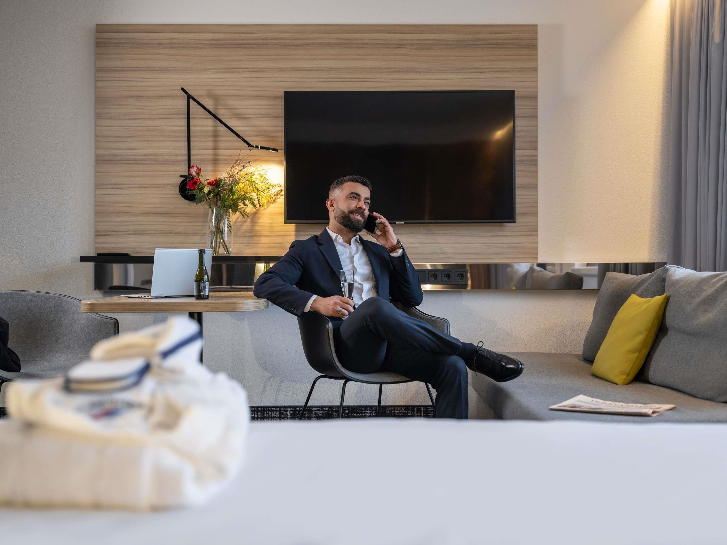 Junior Suite Business