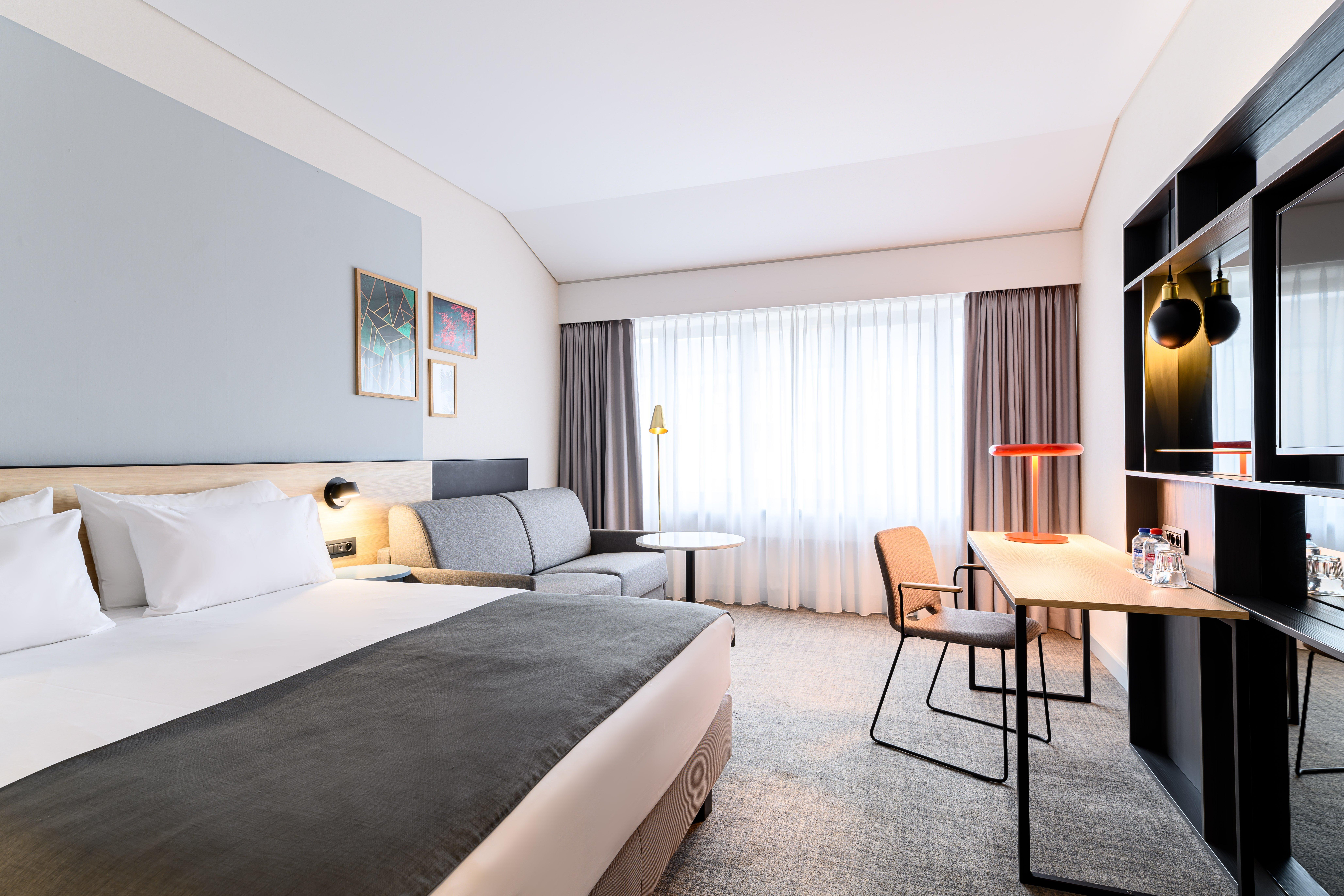 Double Queen Size Bed