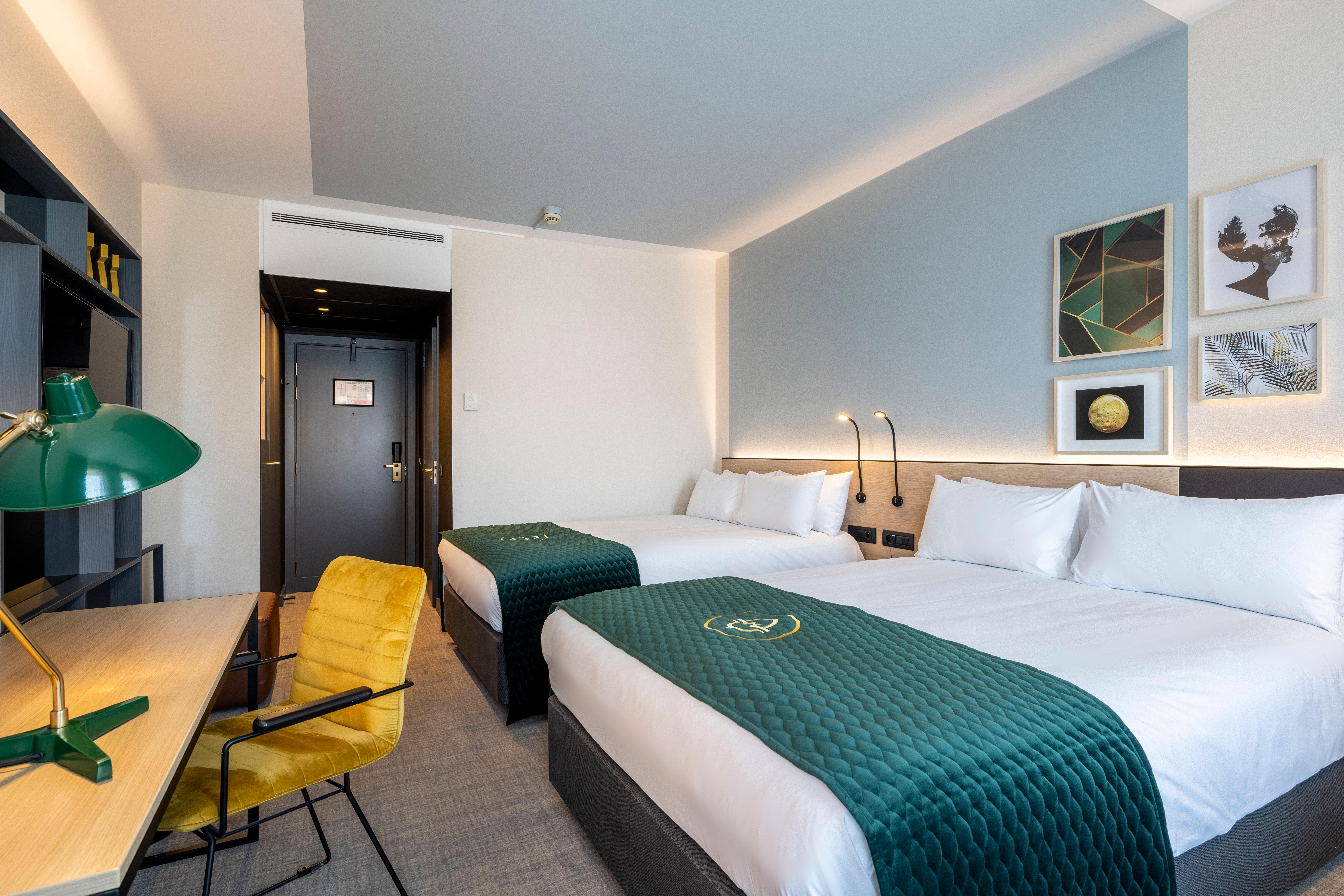 Quadruple Two Double Beds