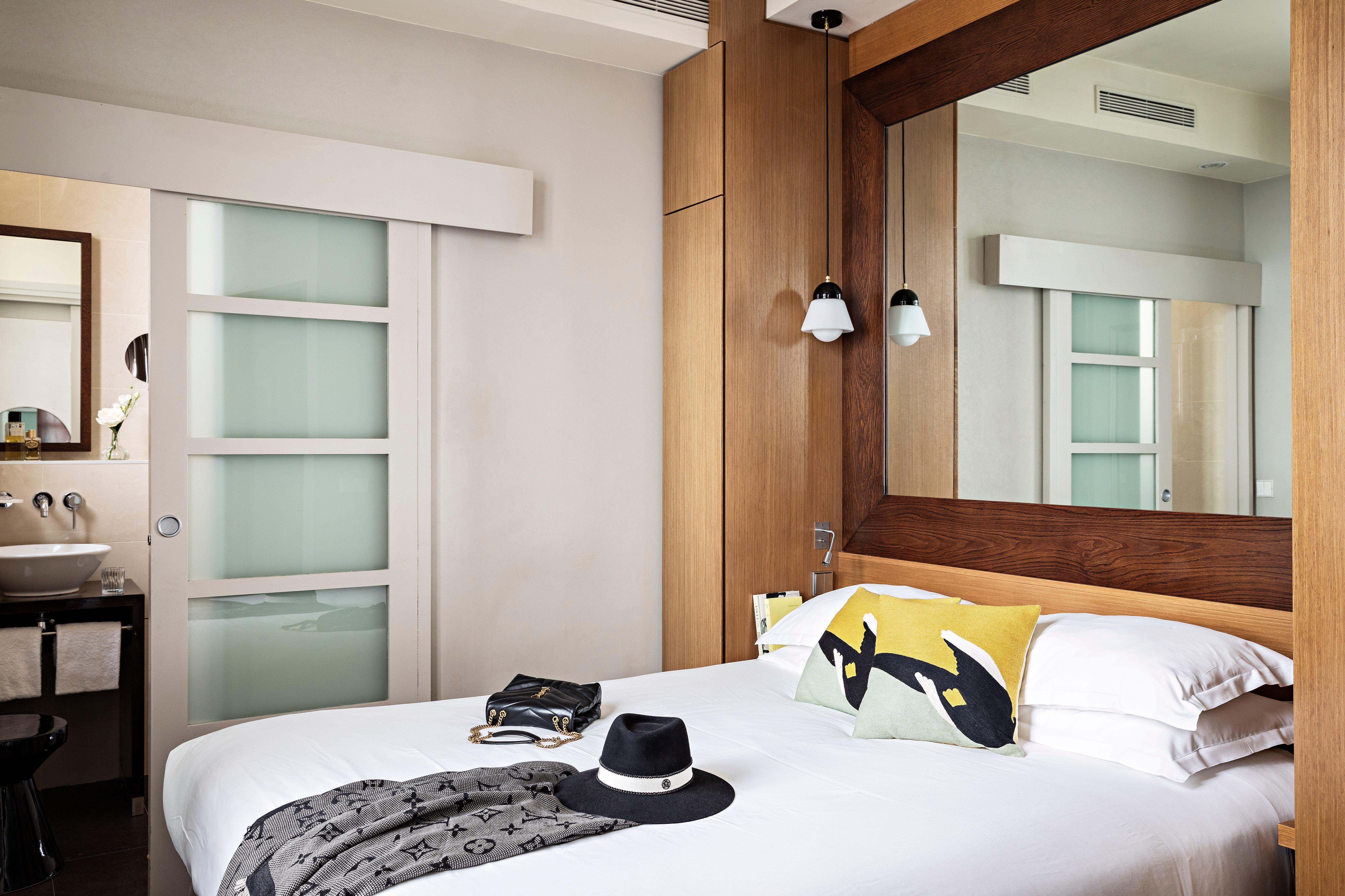 Double Queen Size Bed