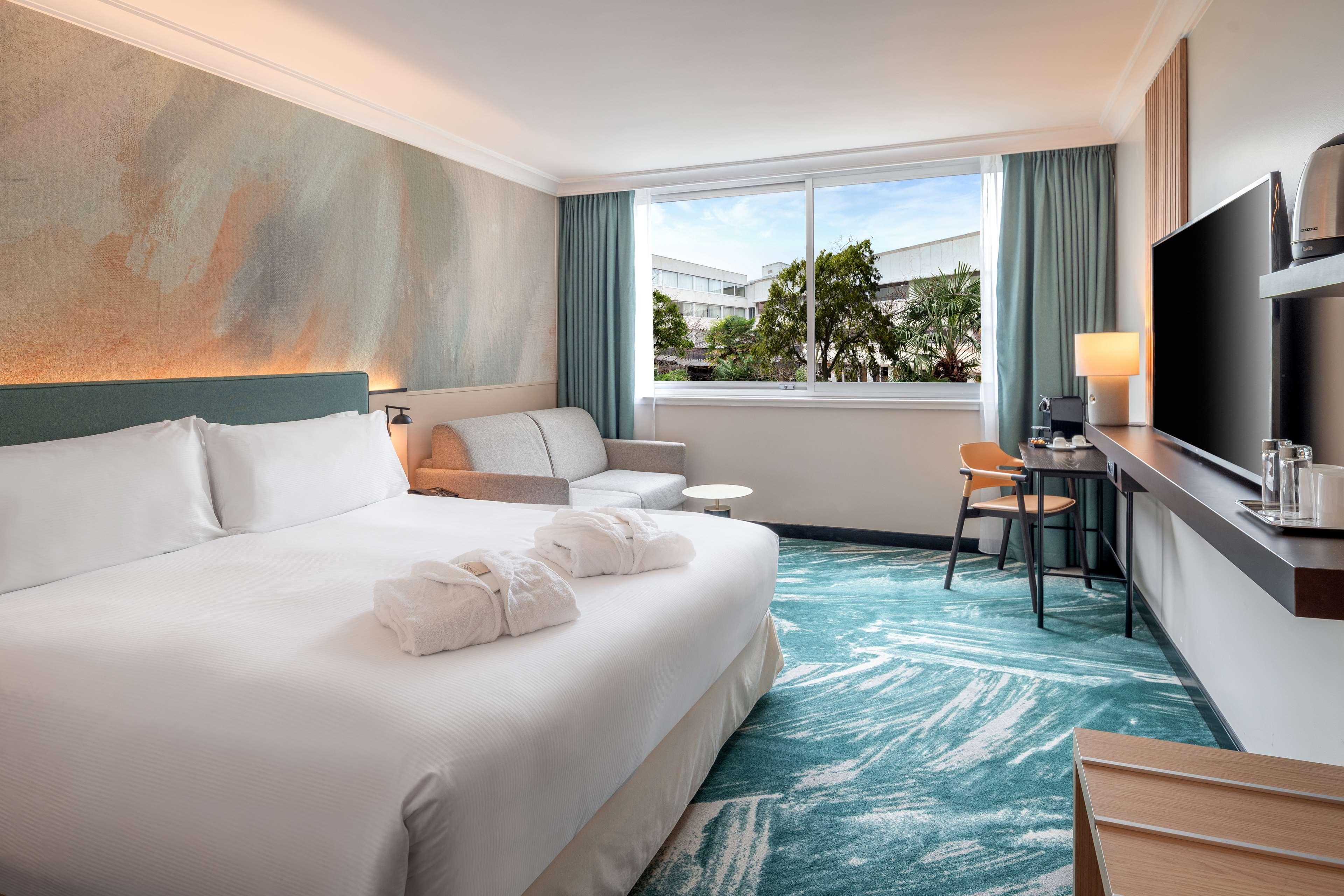 Double Deluxe King Bed