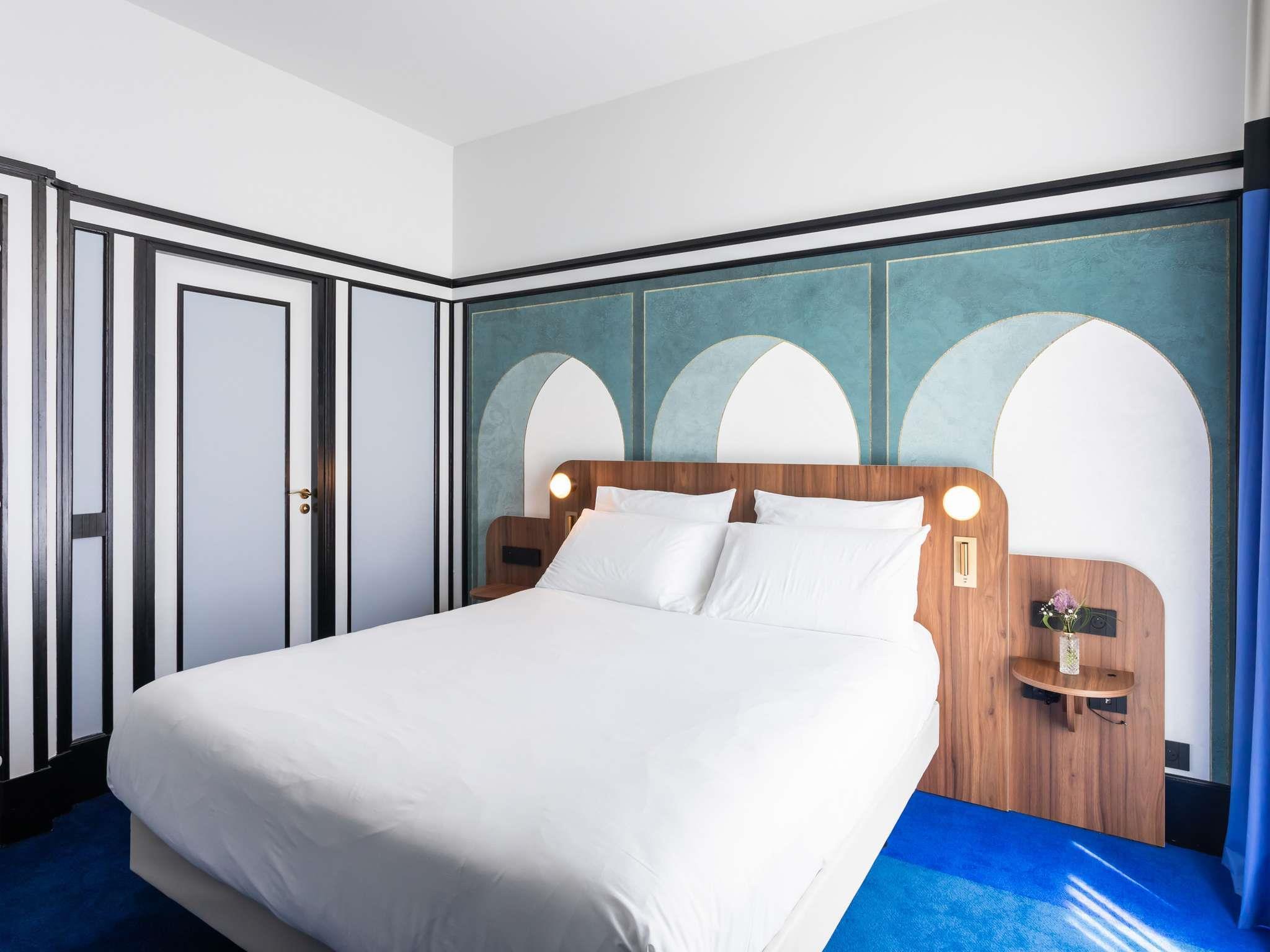Double Classic Double Bed