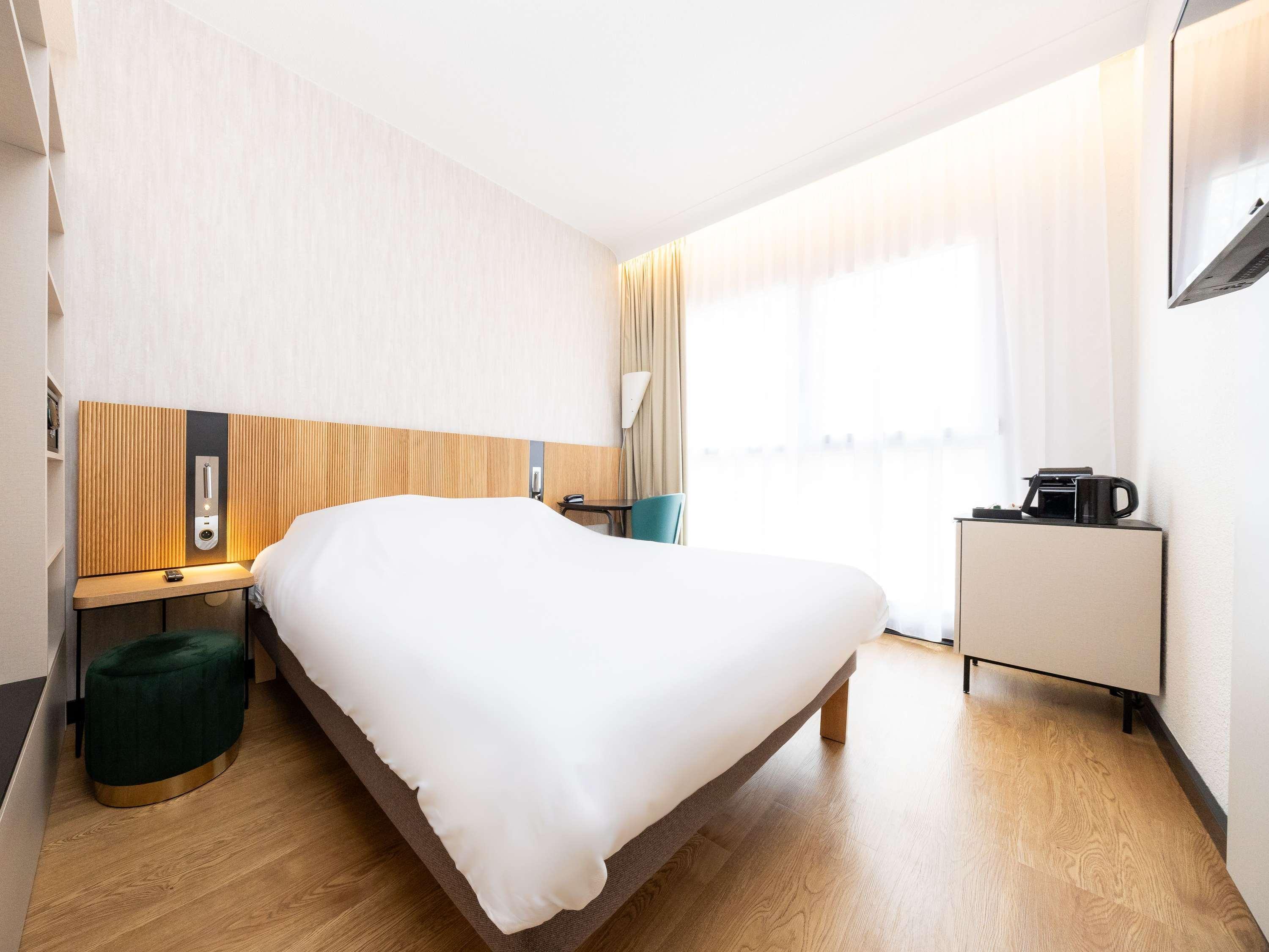 Double Classic Double Bed